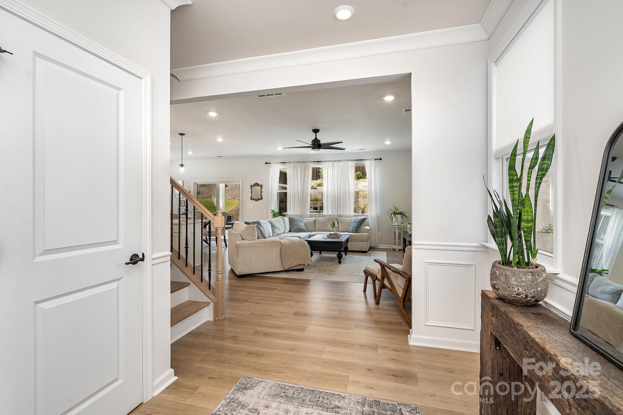 16018 River Tree Lane Property Photo 3