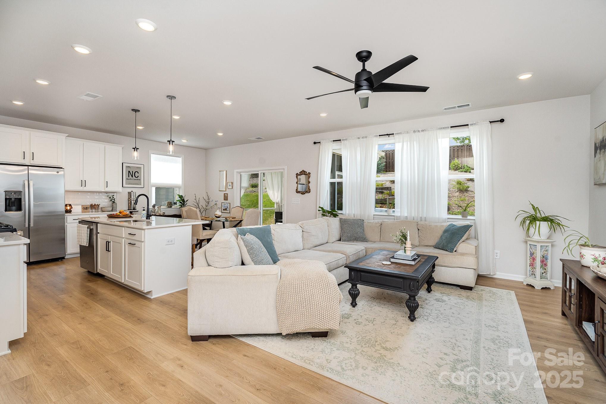 16018 River Tree Lane Property Photo 4