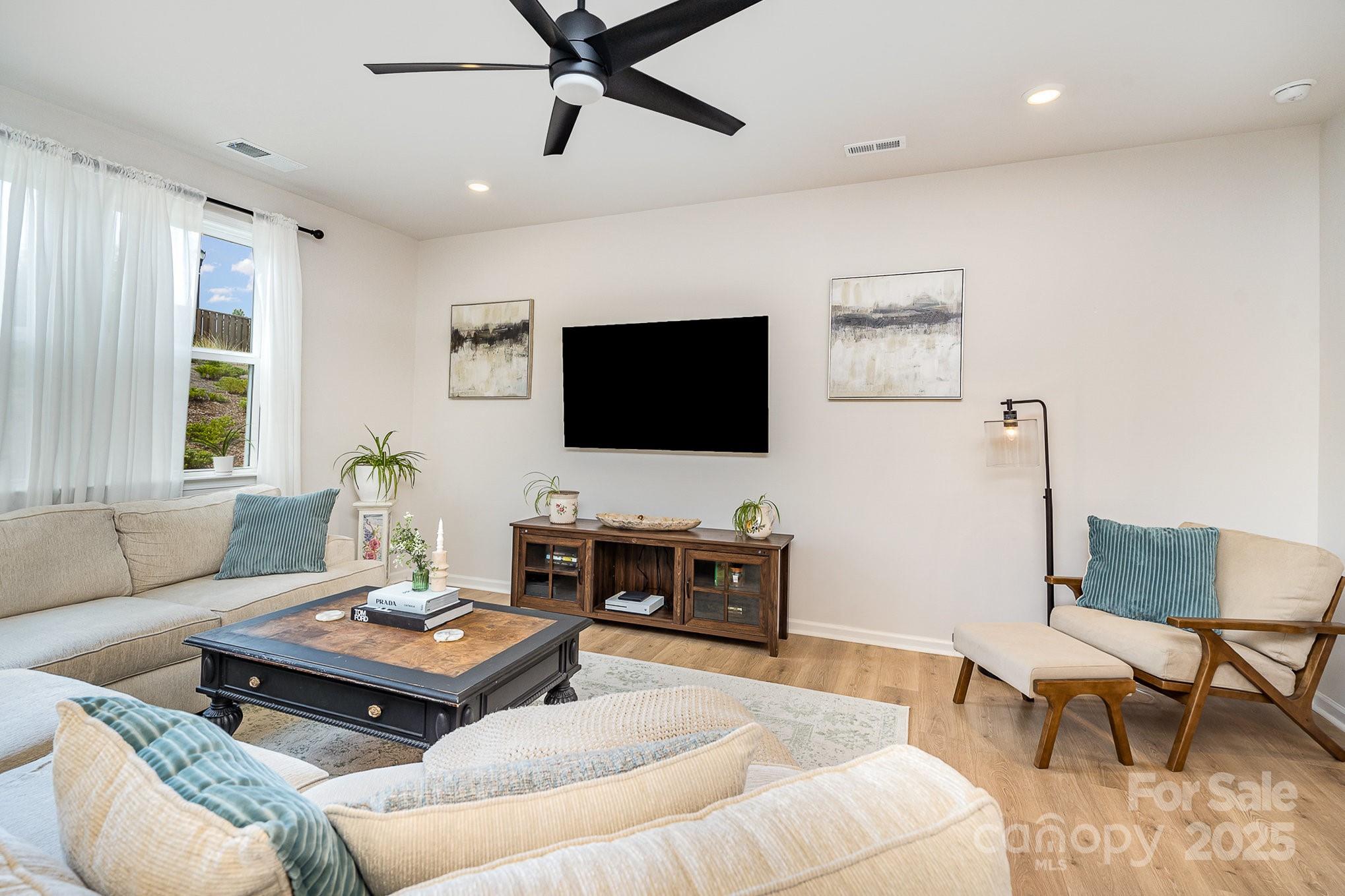 16018 River Tree Lane Property Photo 5