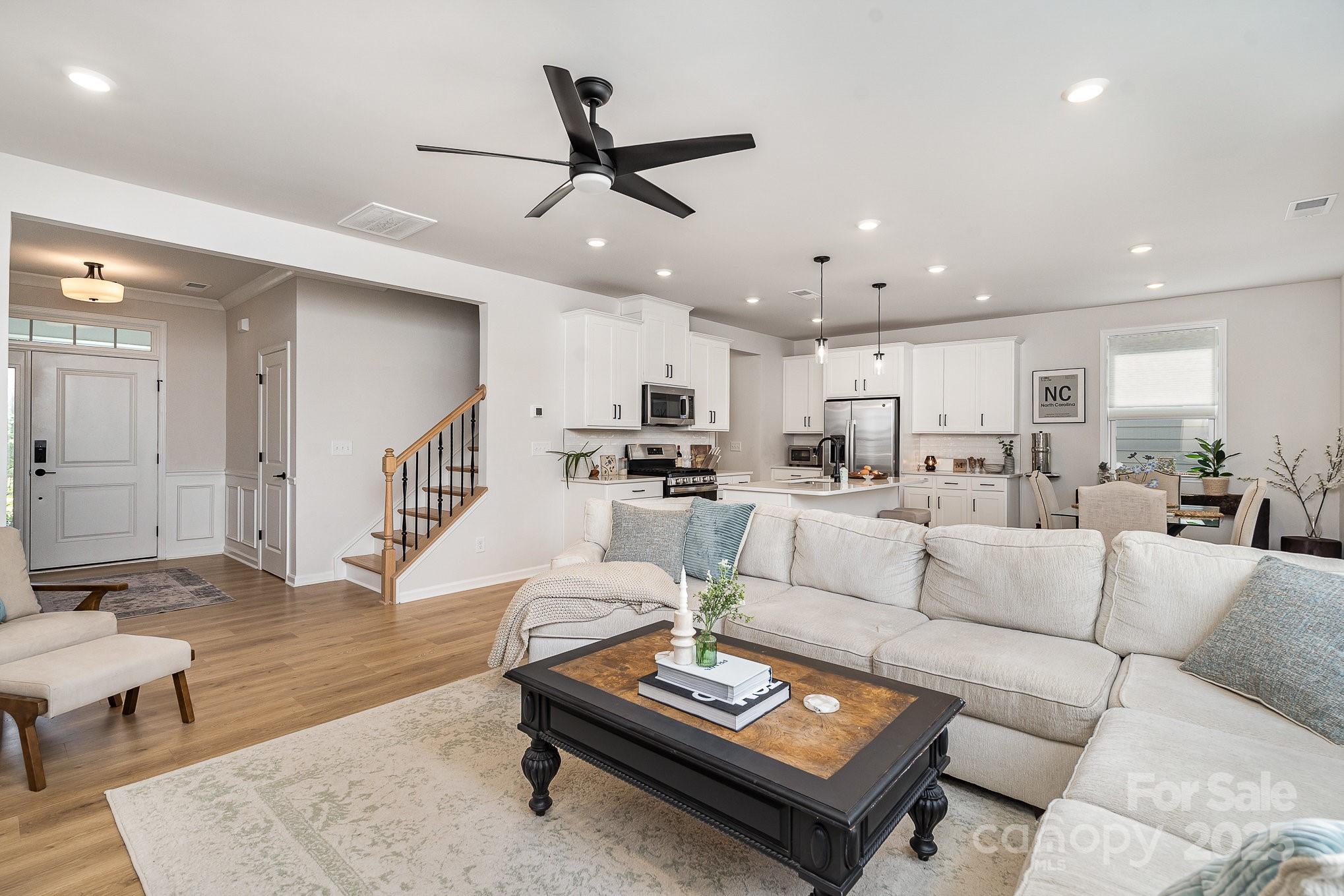 16018 River Tree Lane Property Photo 6