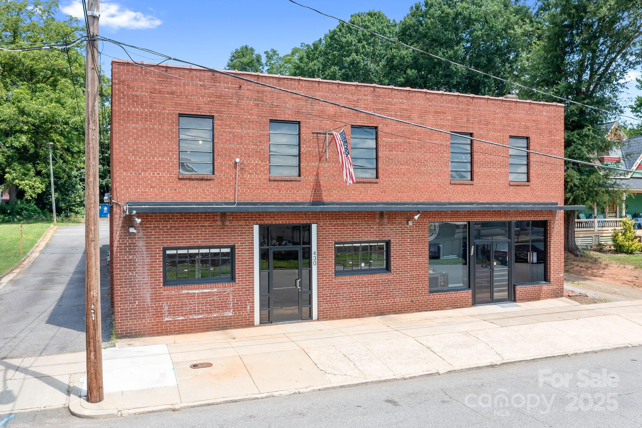 426/430 Western Avenue Property Photo 8