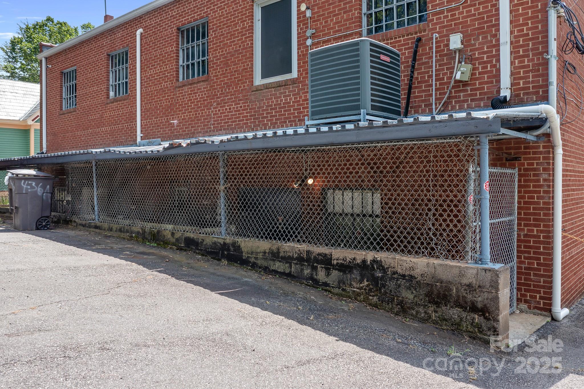 426/430 Western Avenue Property Photo 14