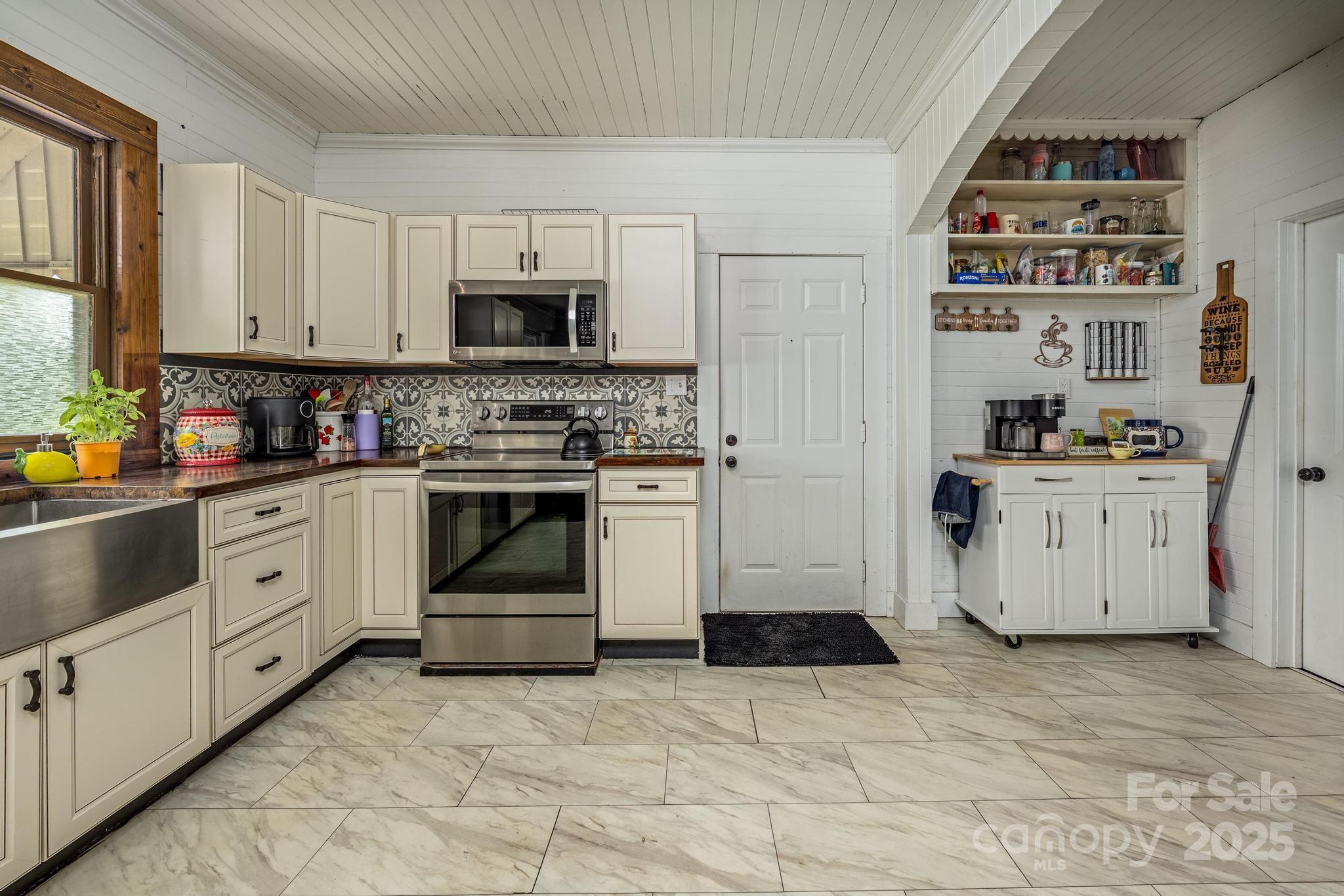 5486 Sherrills Ford Road Property Photo 17