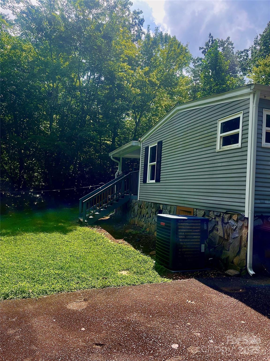 7 Misty Mountain Drive Property Photo 1