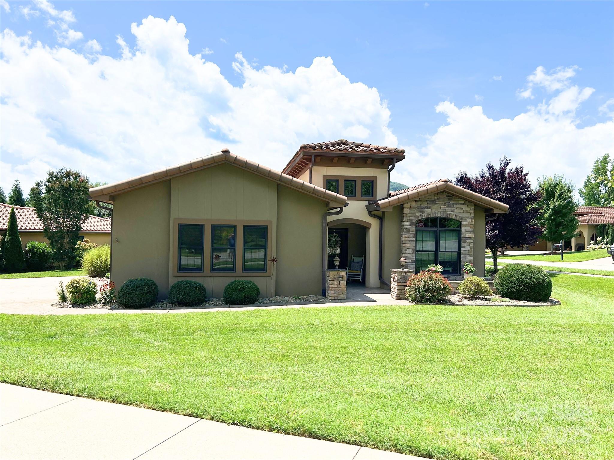 4 Pacifico Drive Property Photo 1