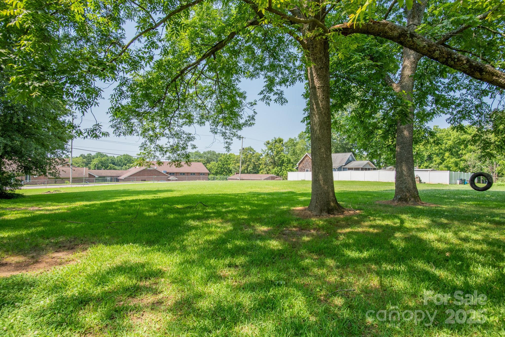 605 N Piedmont Avenue Property Photo 4