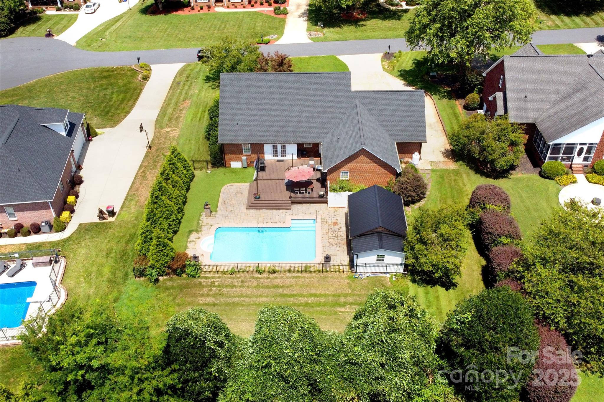 2914 Weatherfield Drive Property Photo 1
