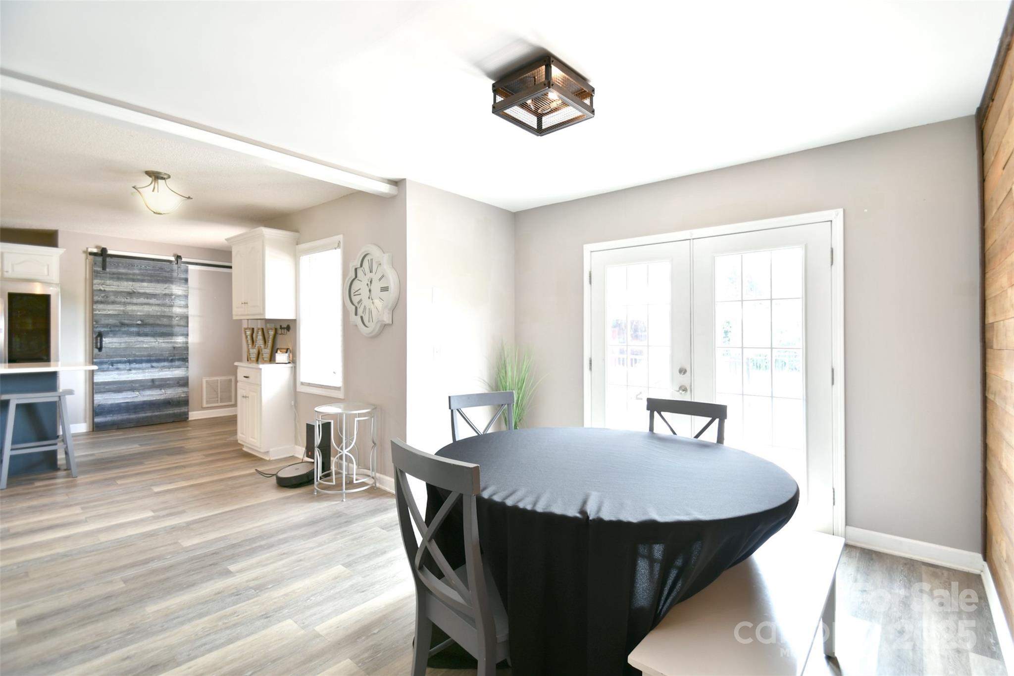 2914 Weatherfield Drive Property Photo 11