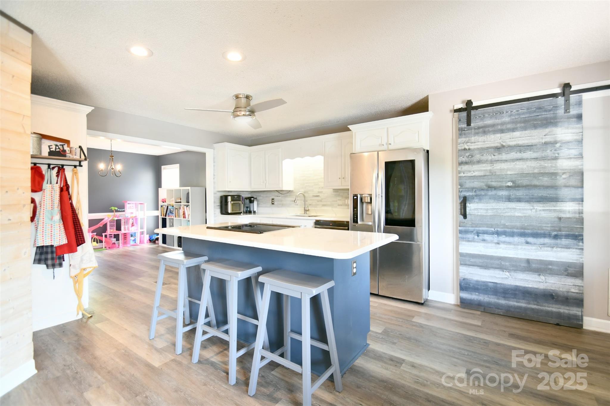 2914 Weatherfield Drive Property Photo 12
