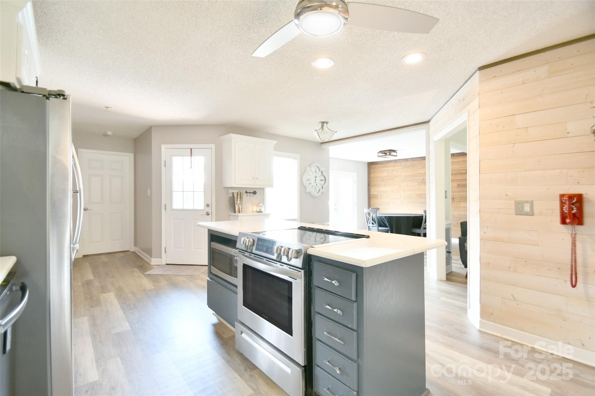 2914 Weatherfield Drive Property Photo 15