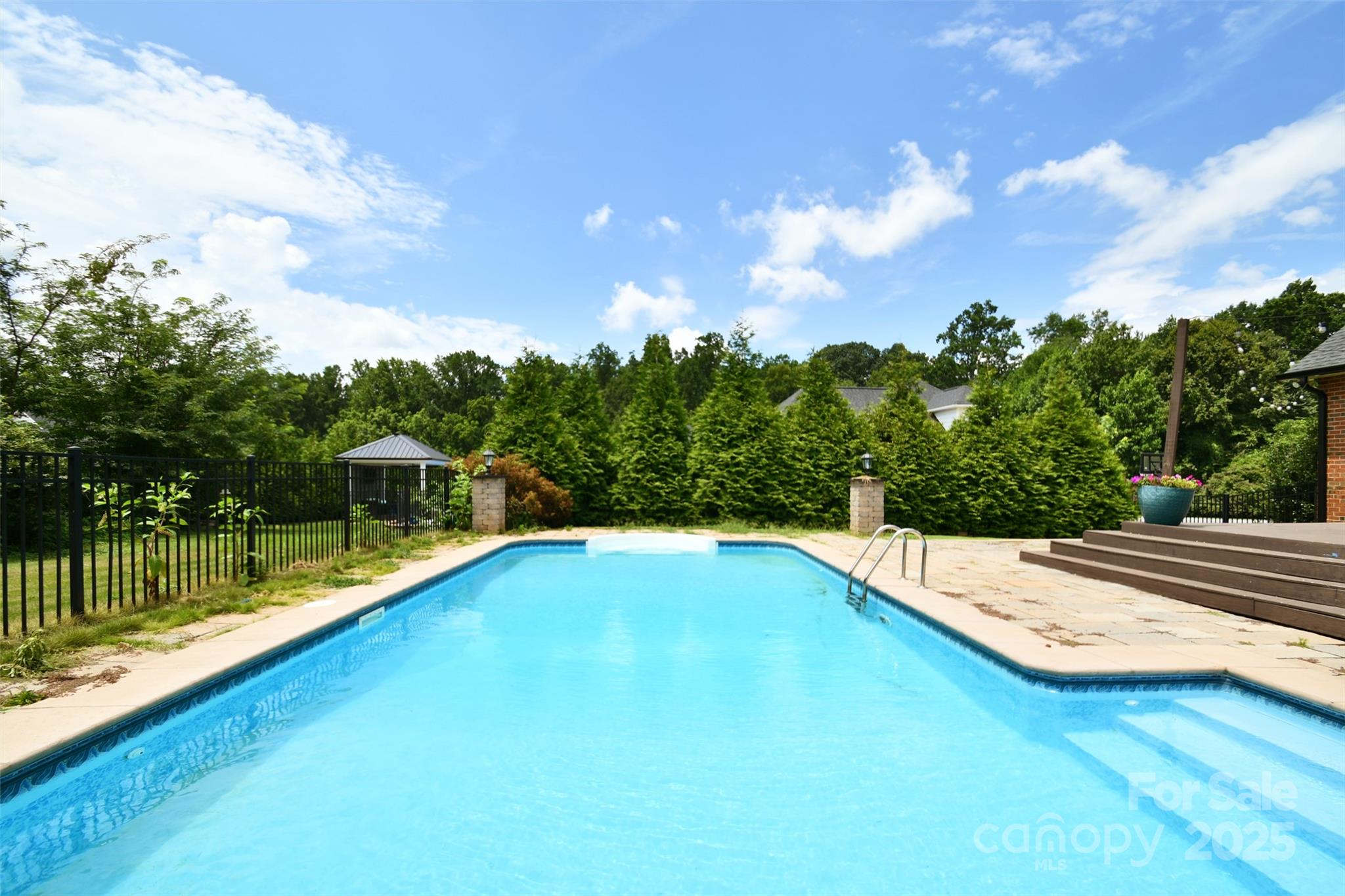 2914 Weatherfield Drive Property Photo 40
