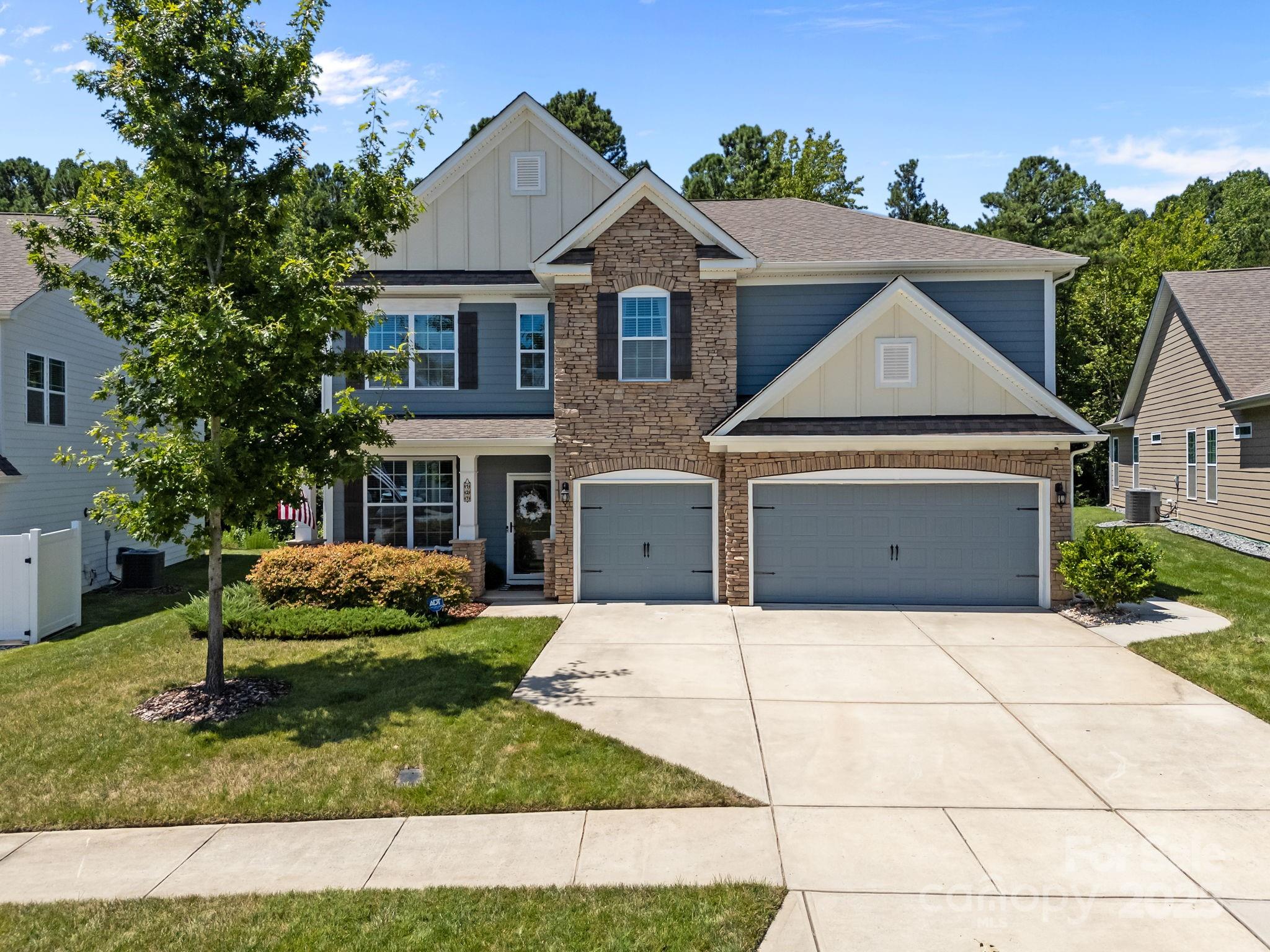 127 Atwater Landing Drive Property Photo 1