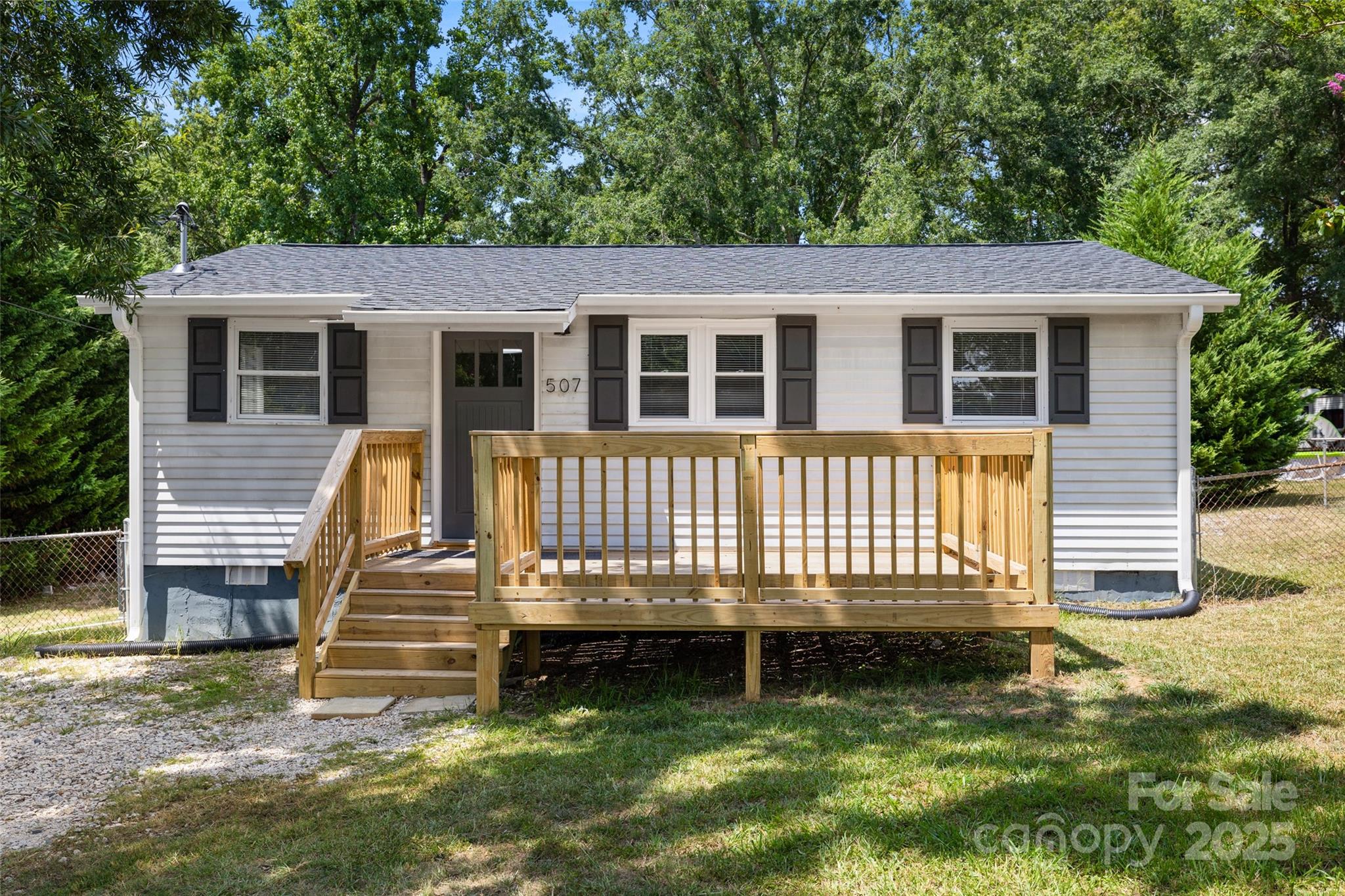 507 Flat Rock Street Property Photo 1