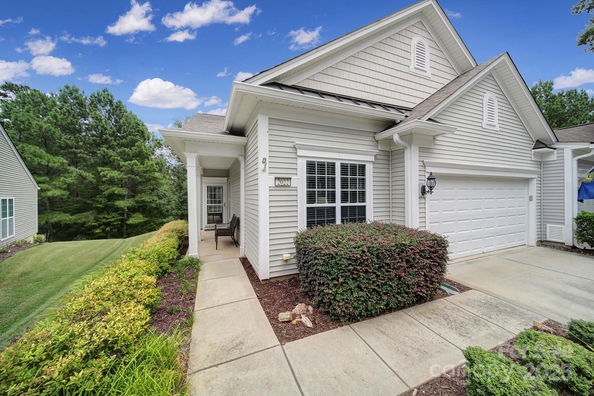 2022 Hudson Lane Property Photo 1