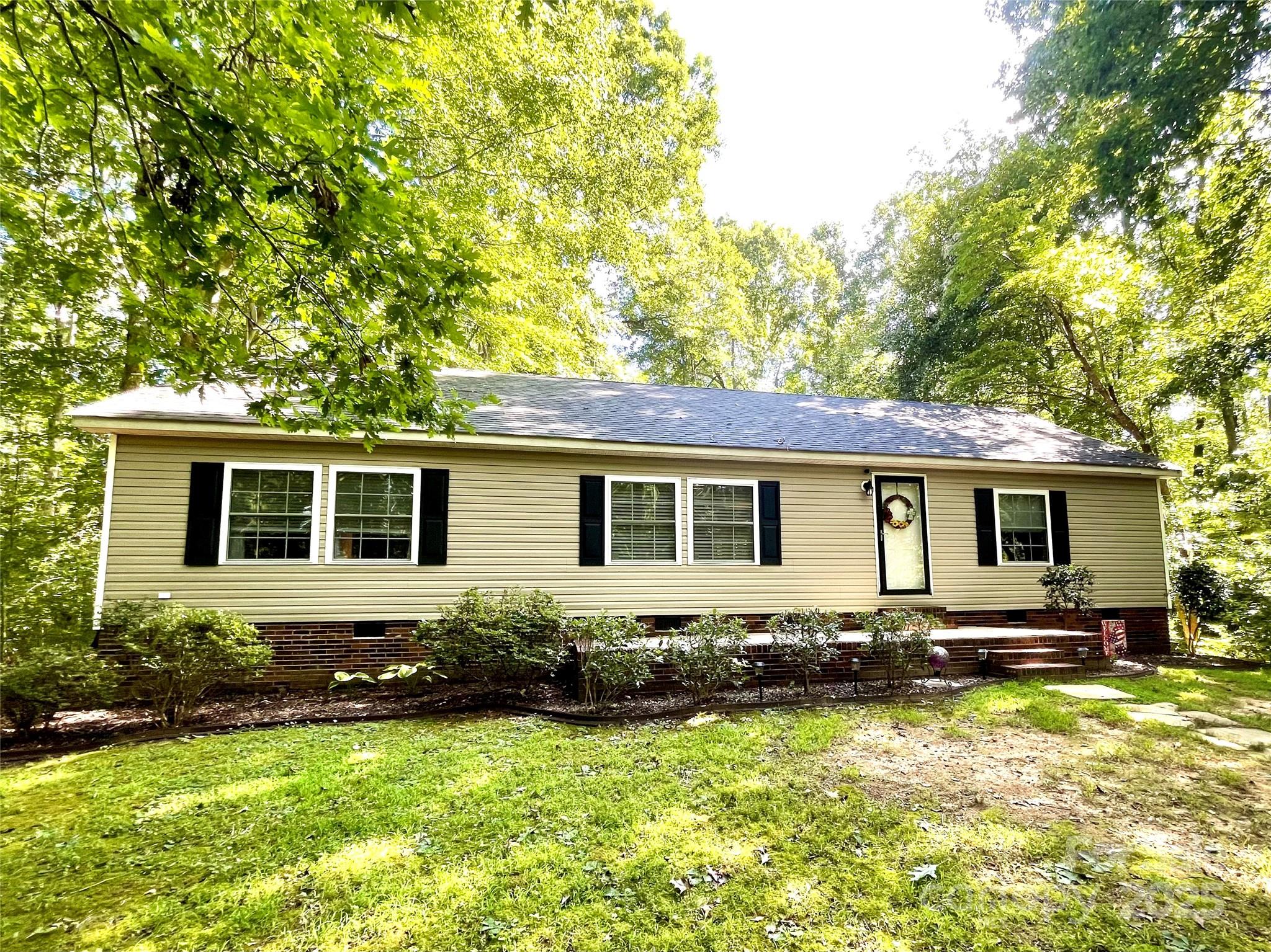 718 East Drive Property Photo 1