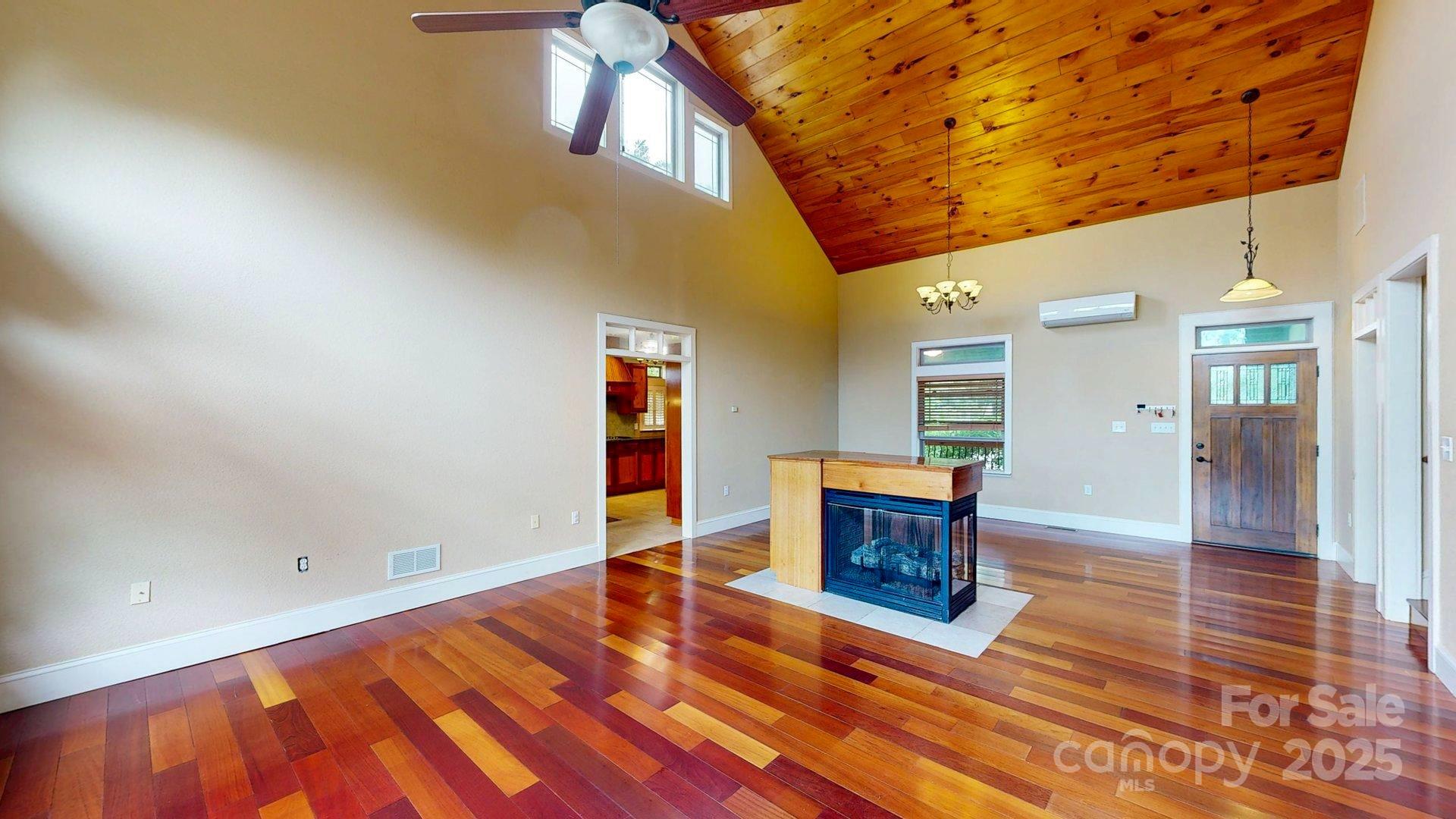 6 Sunrise Valley Property Photo 4