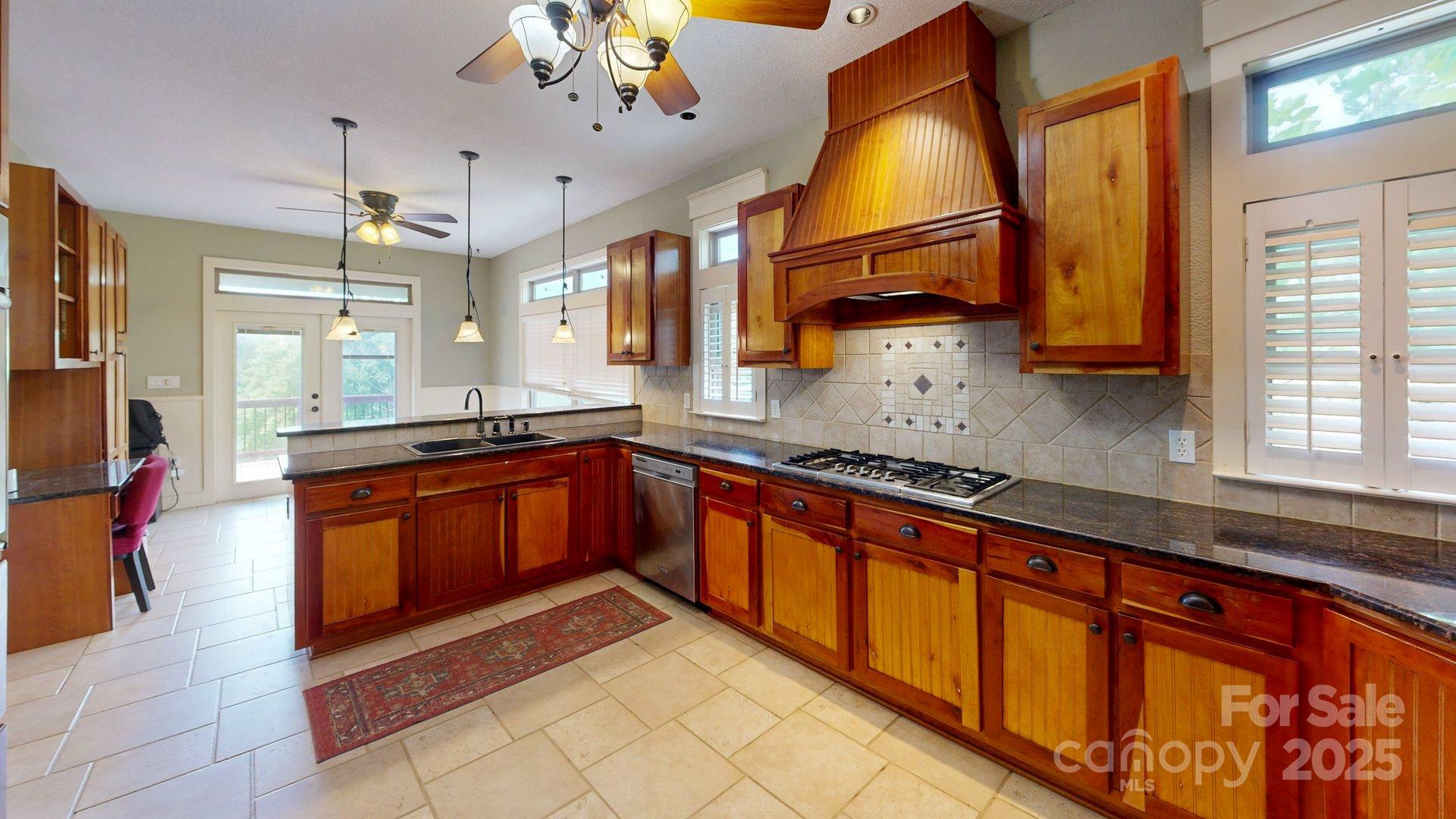 6 Sunrise Valley Property Photo 7