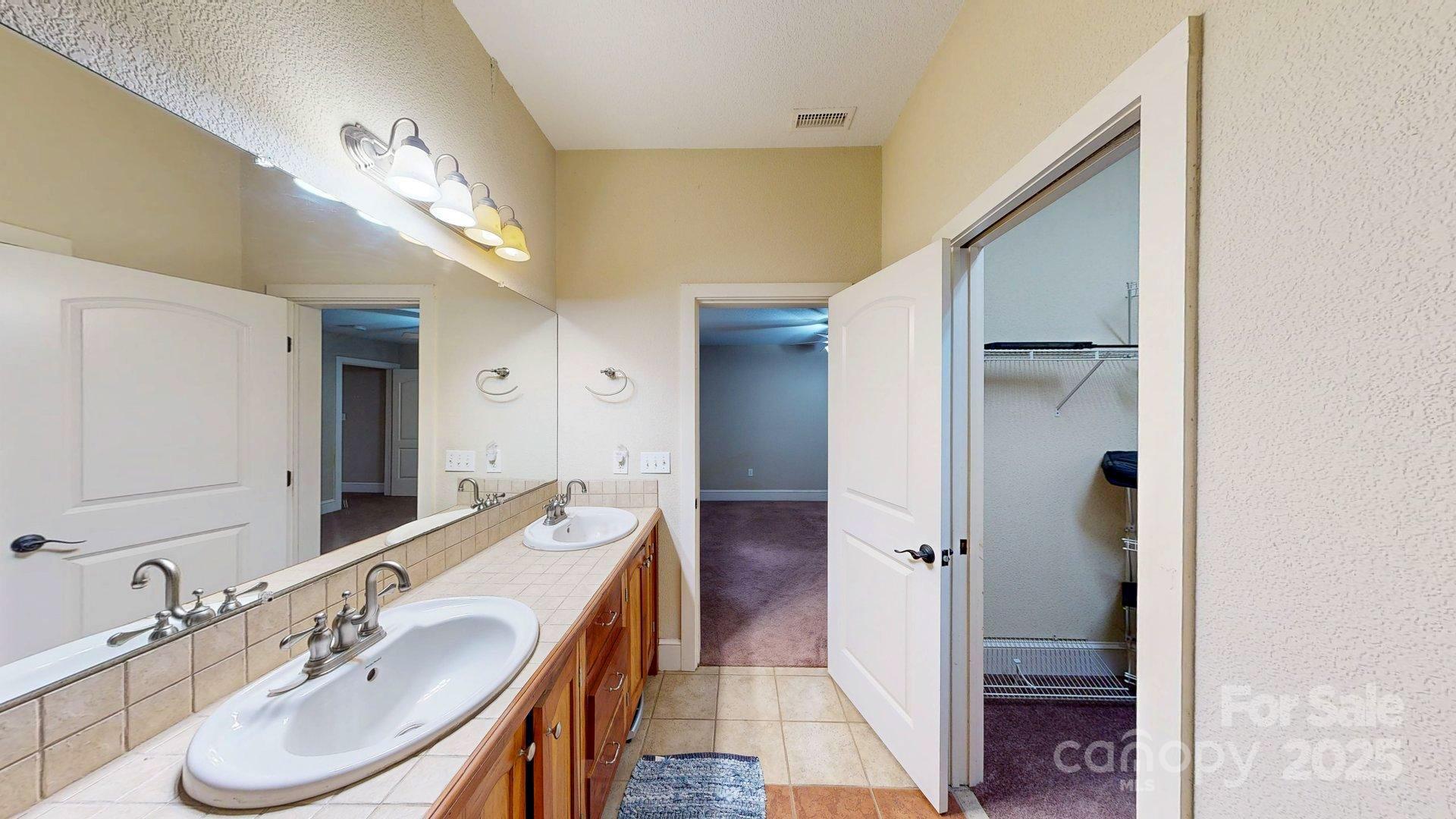 6 Sunrise Valley Property Photo 19