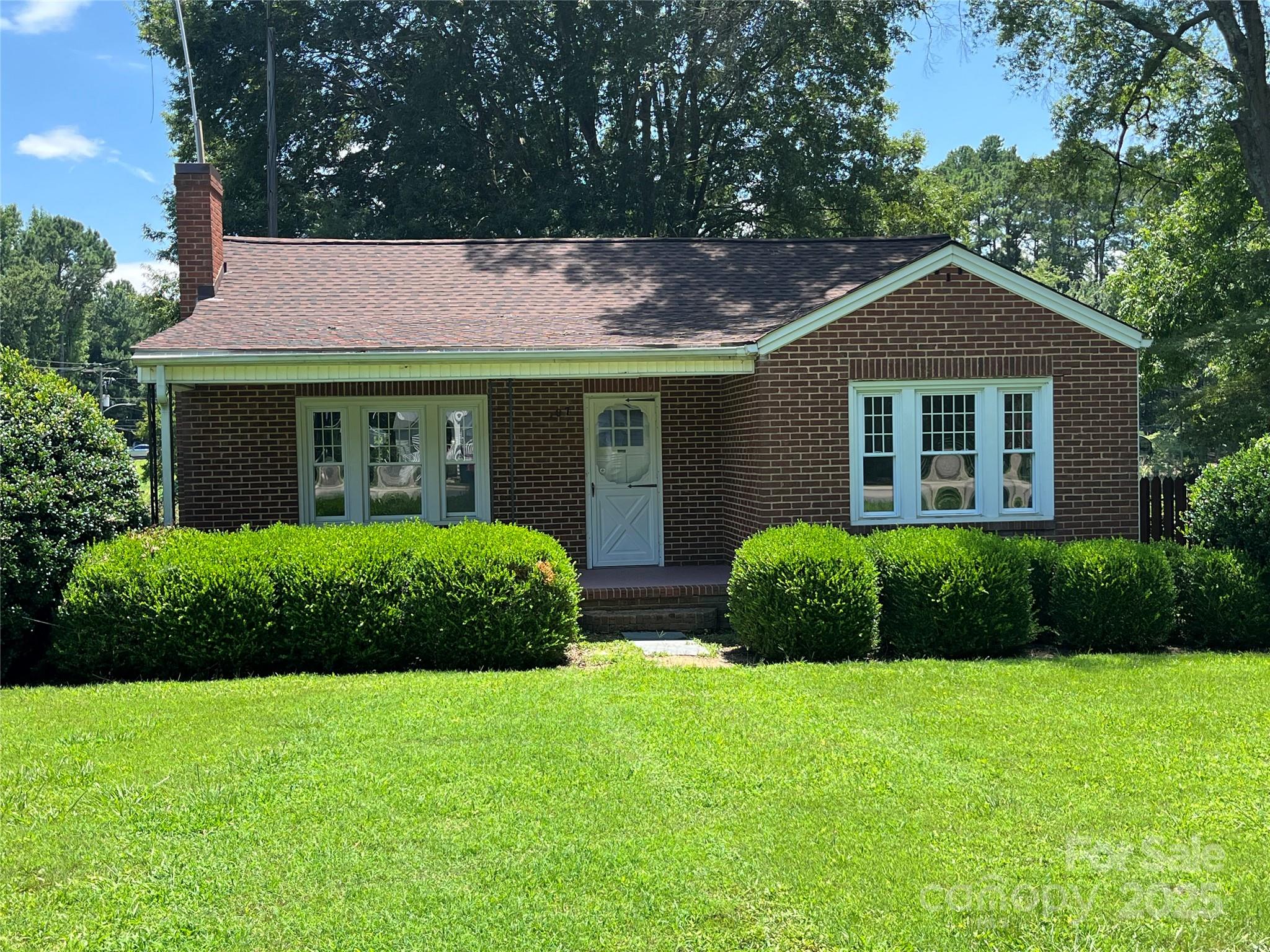 207 Leach Street Property Photo 1