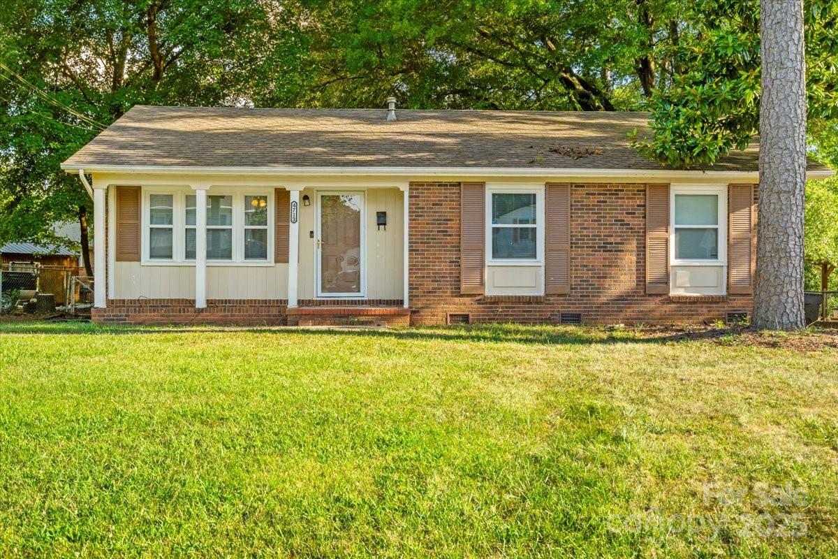 4713 Woodway Place Property Photo 2