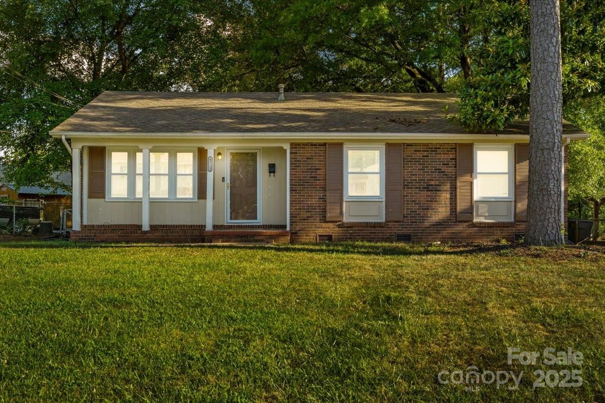 4713 Woodway Place Property Photo 4