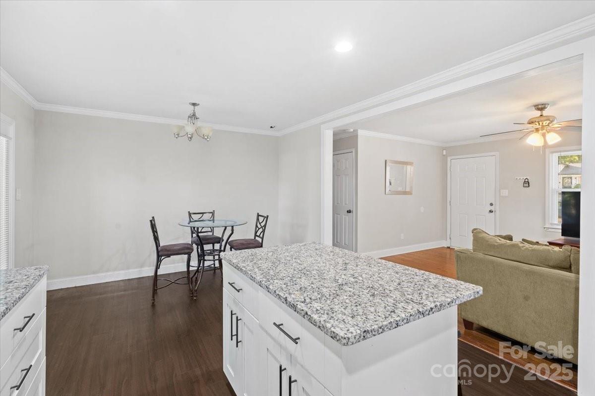 4713 Woodway Place Property Photo 12