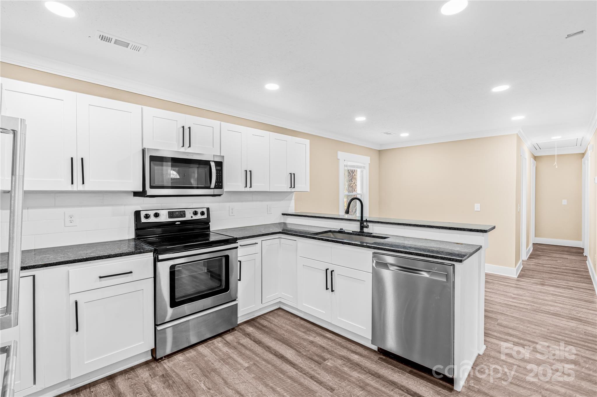 95 Johnson Street Property Photo 5