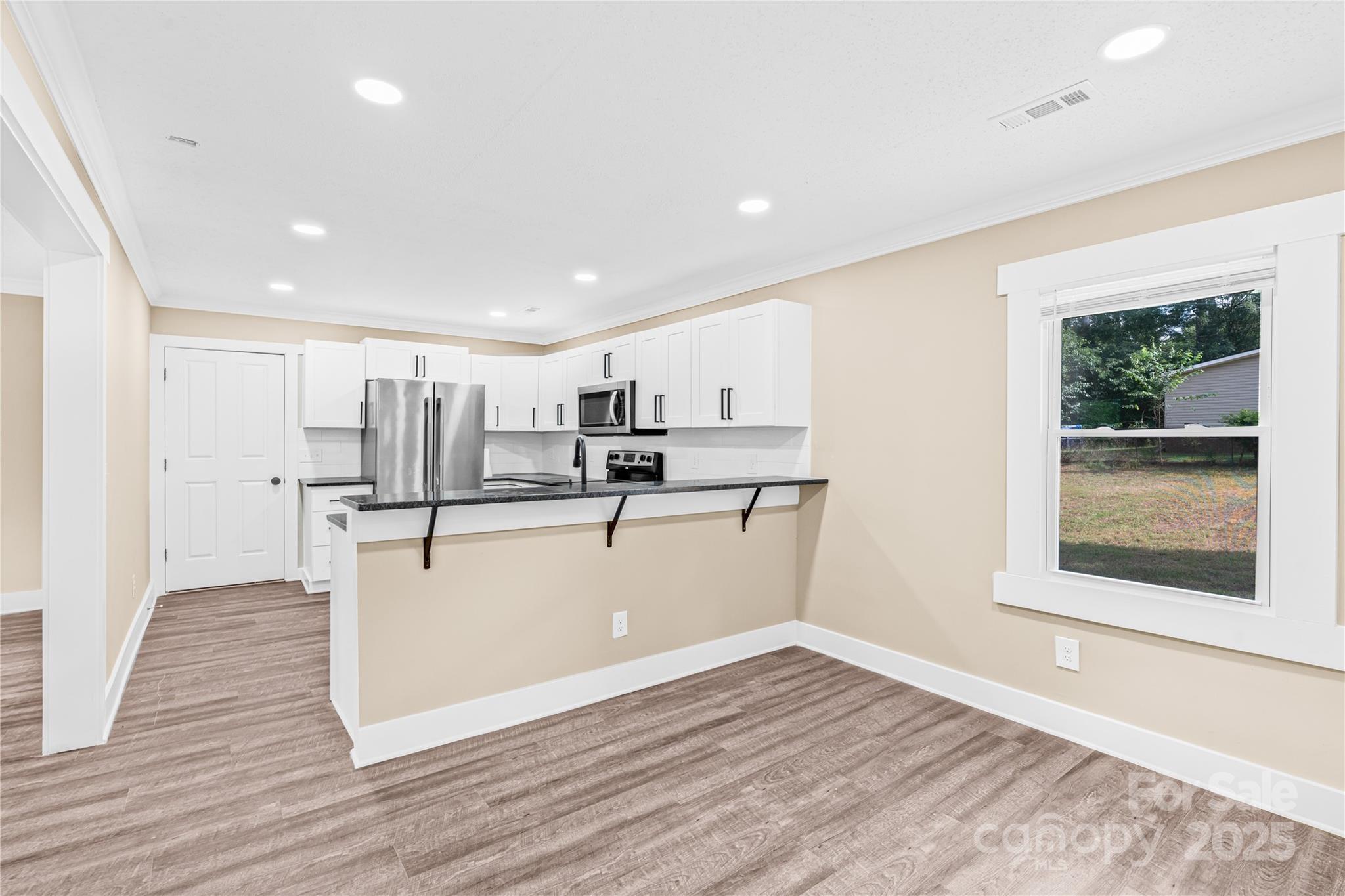 95 Johnson Street Property Photo 7