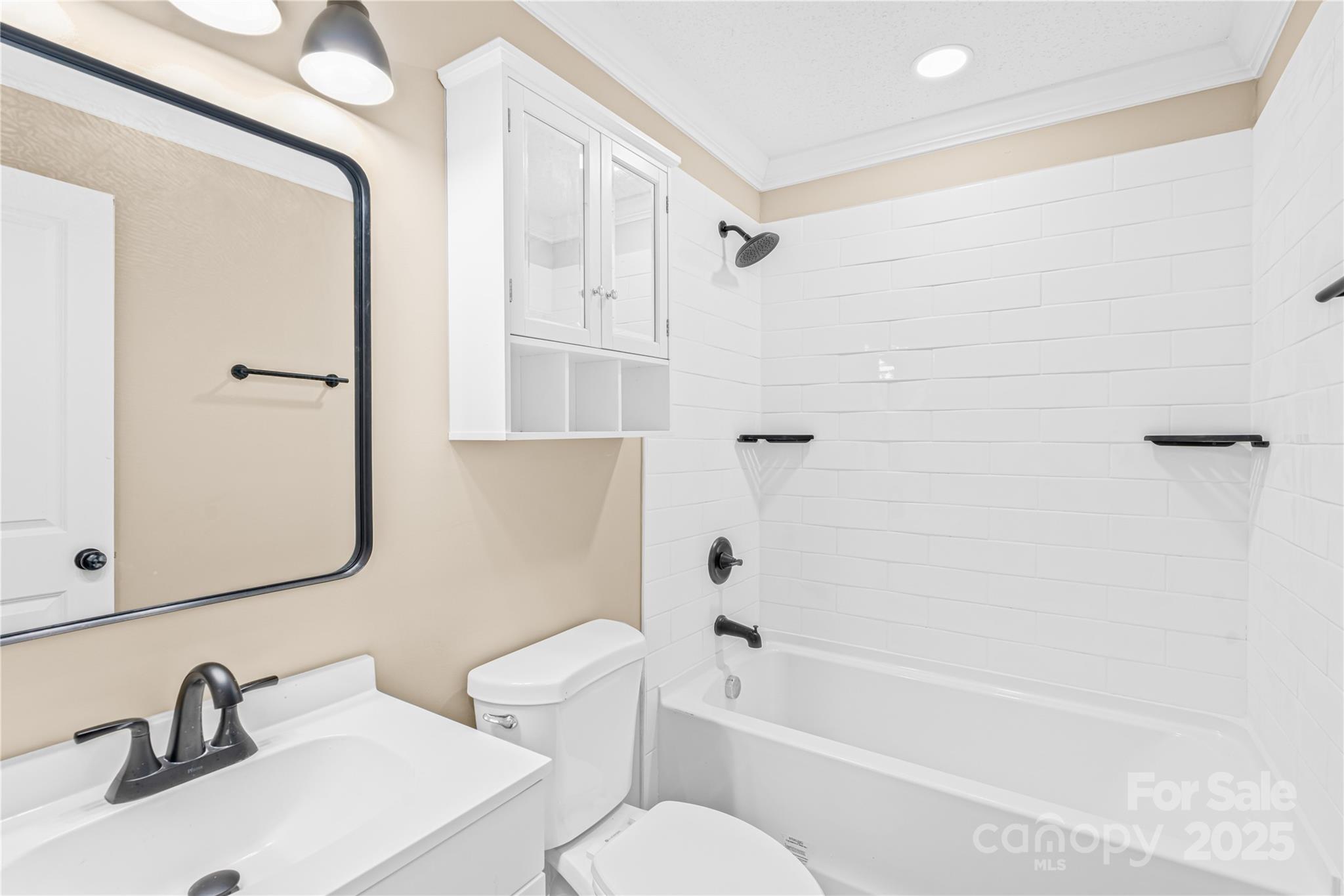 95 Johnson Street Property Photo 8