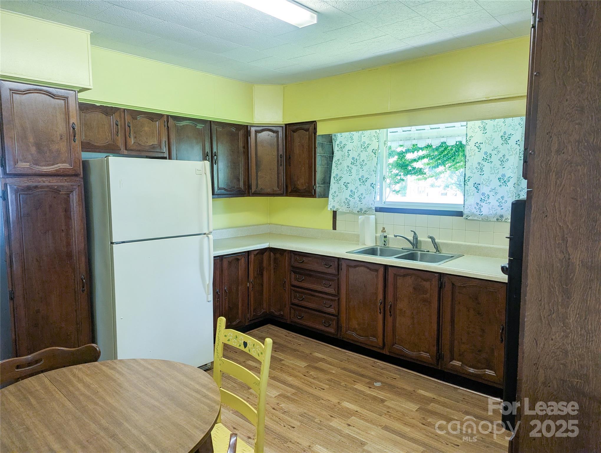 201 Cohen Street Property Photo 1