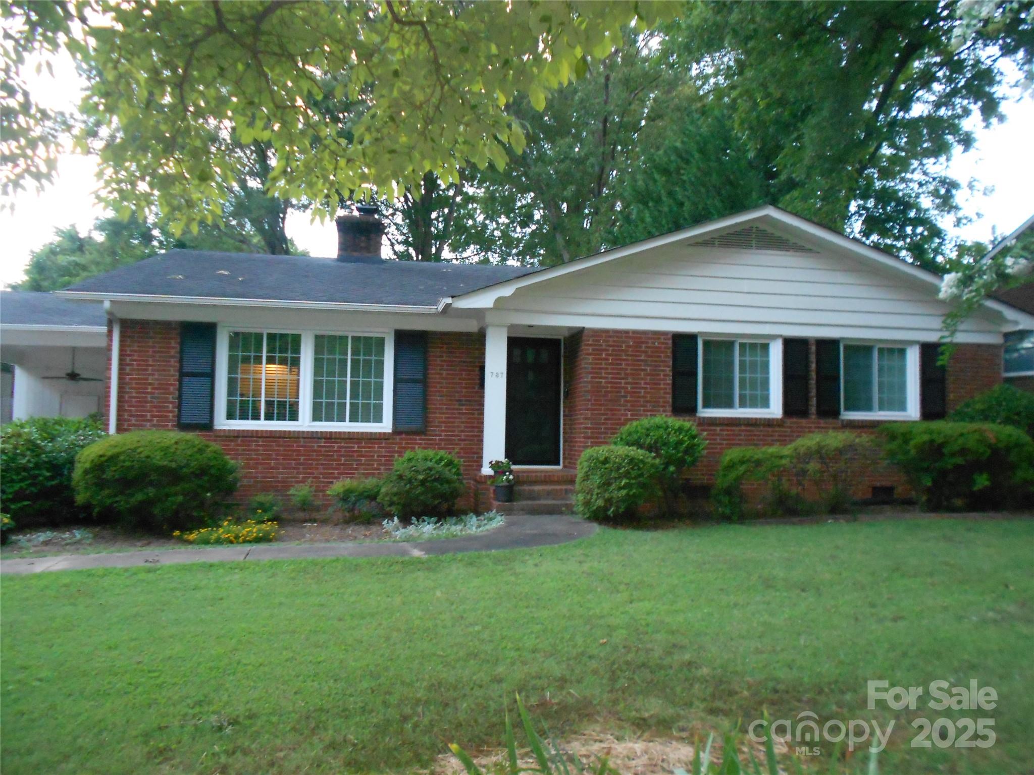 737 Hillside Avenue Property Photo 1