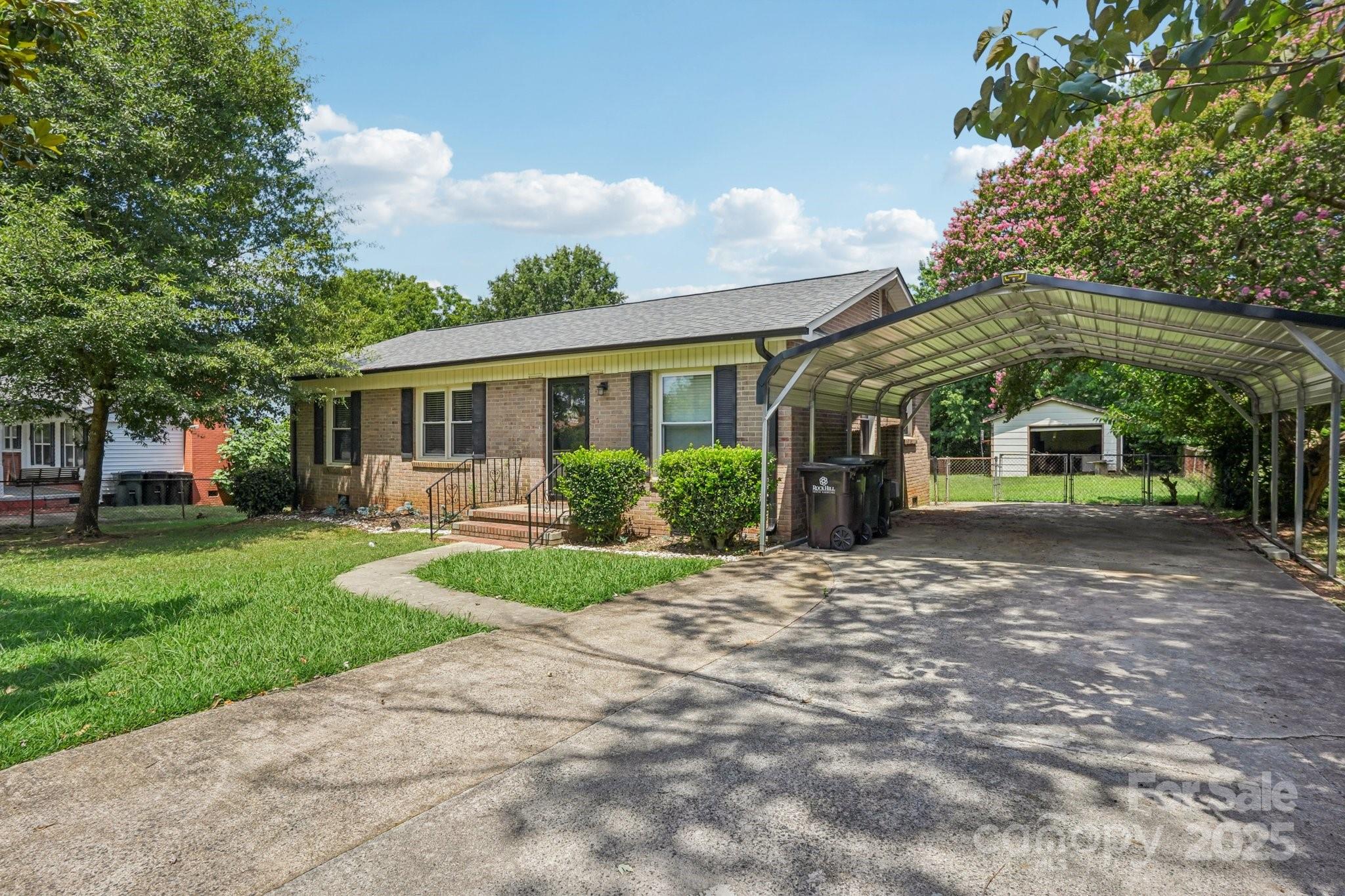 836 S Cherry Road Property Photo 1