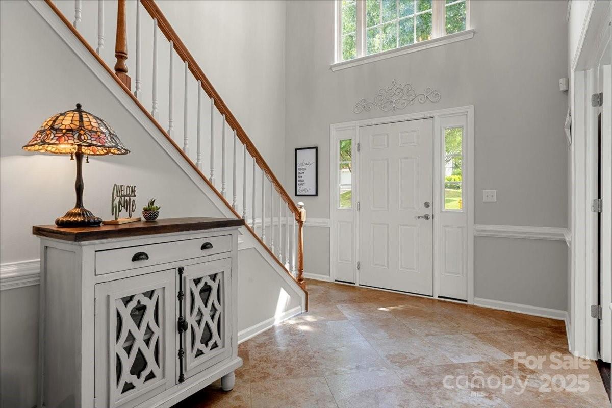 16101 Hollingbourne Road Property Photo 4