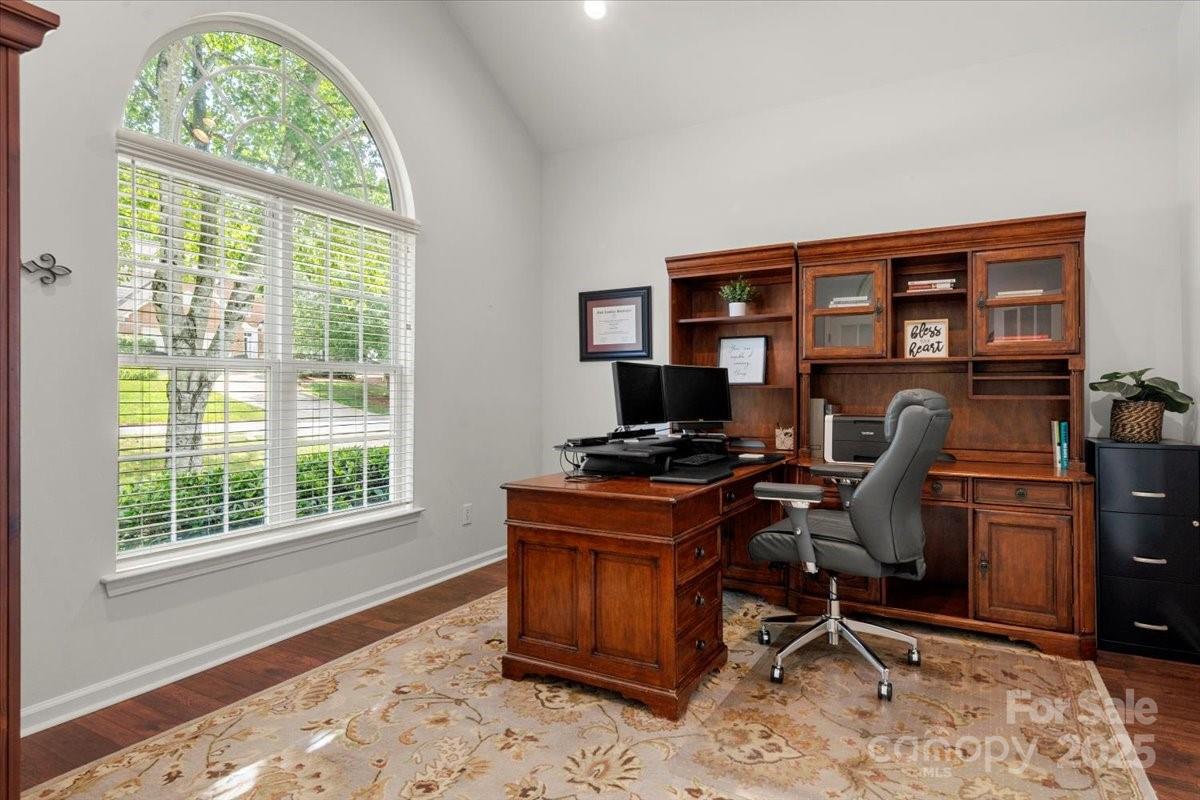 16101 Hollingbourne Road Property Photo 7