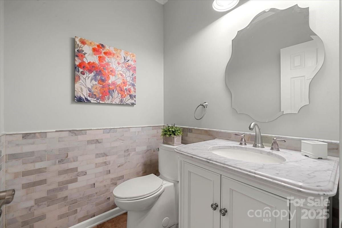 16101 Hollingbourne Road Property Photo 11
