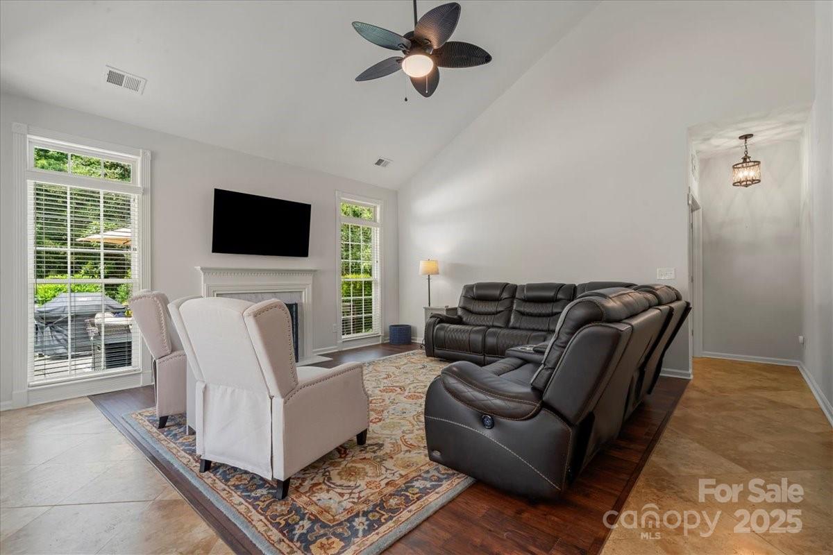 16101 Hollingbourne Road Property Photo 13