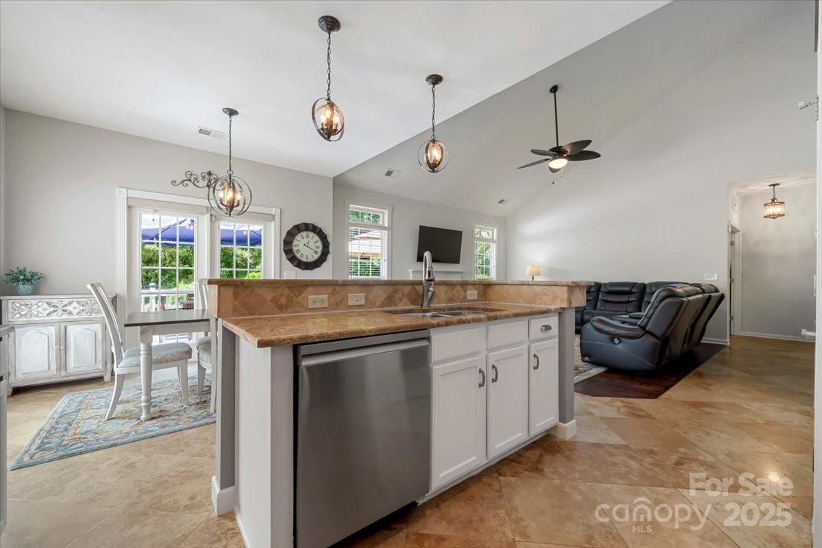 16101 Hollingbourne Road Property Photo 15