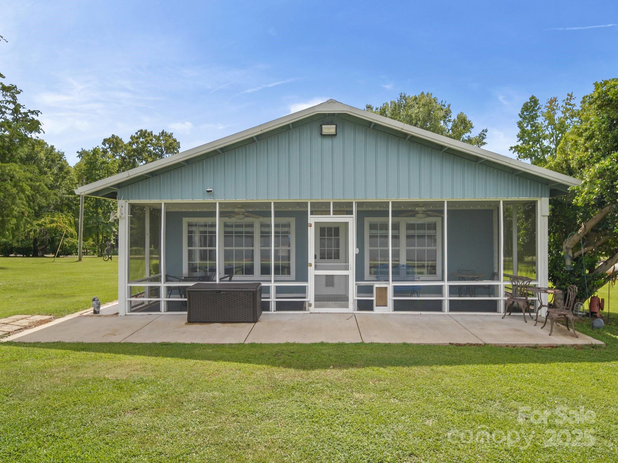 275 S Waters Edge Drive Property Photo 4