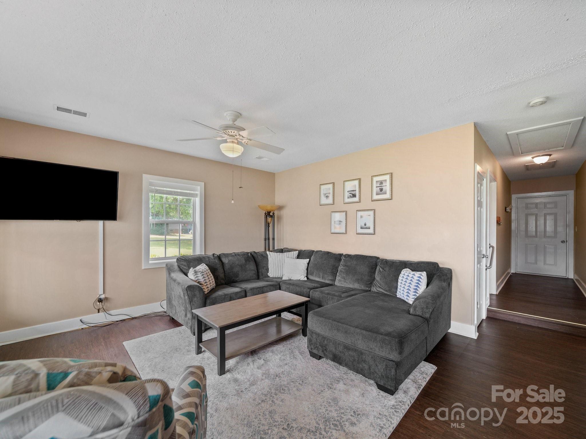 275 S Waters Edge Drive Property Photo 9