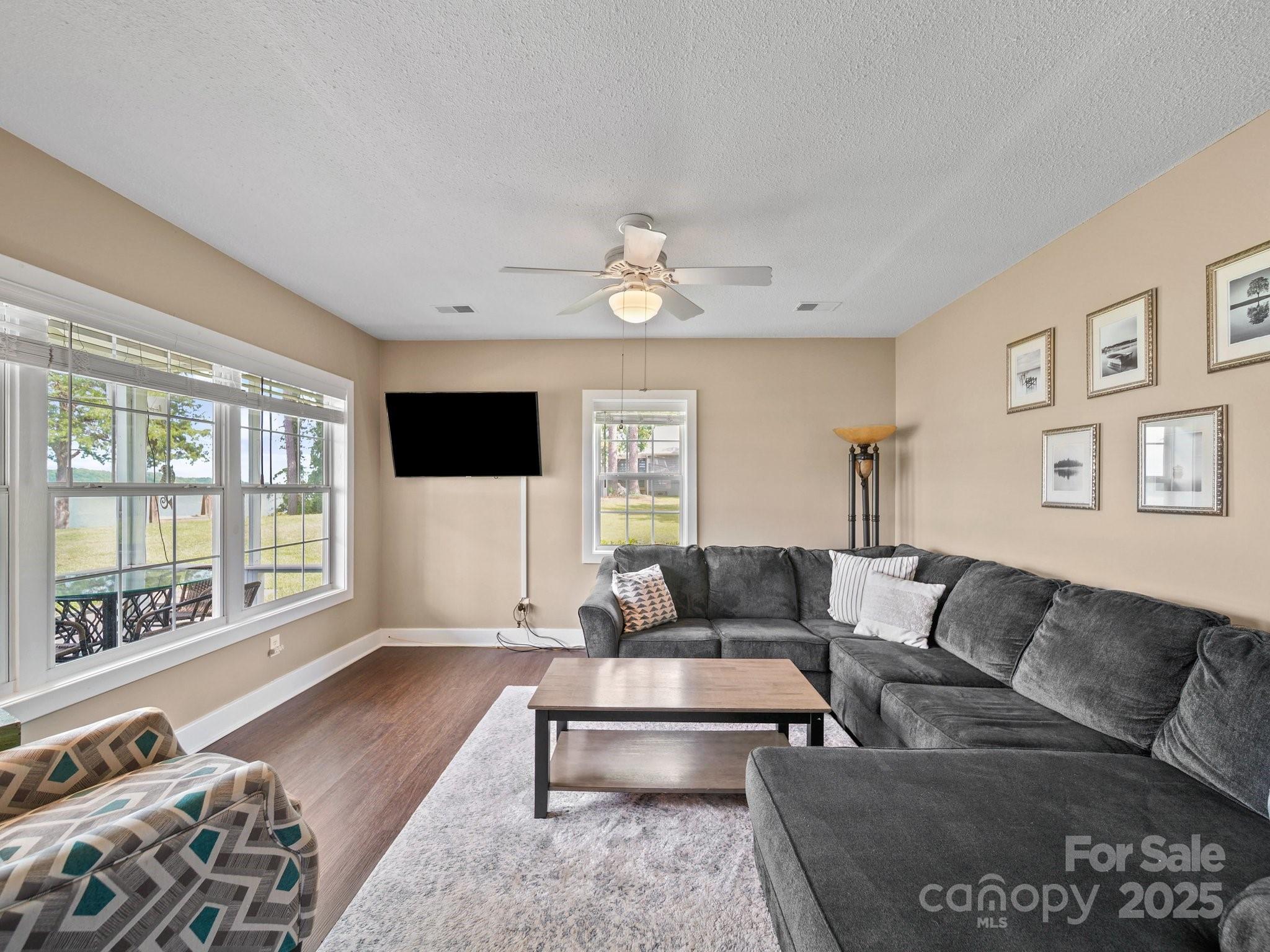 275 S Waters Edge Drive Property Photo 10