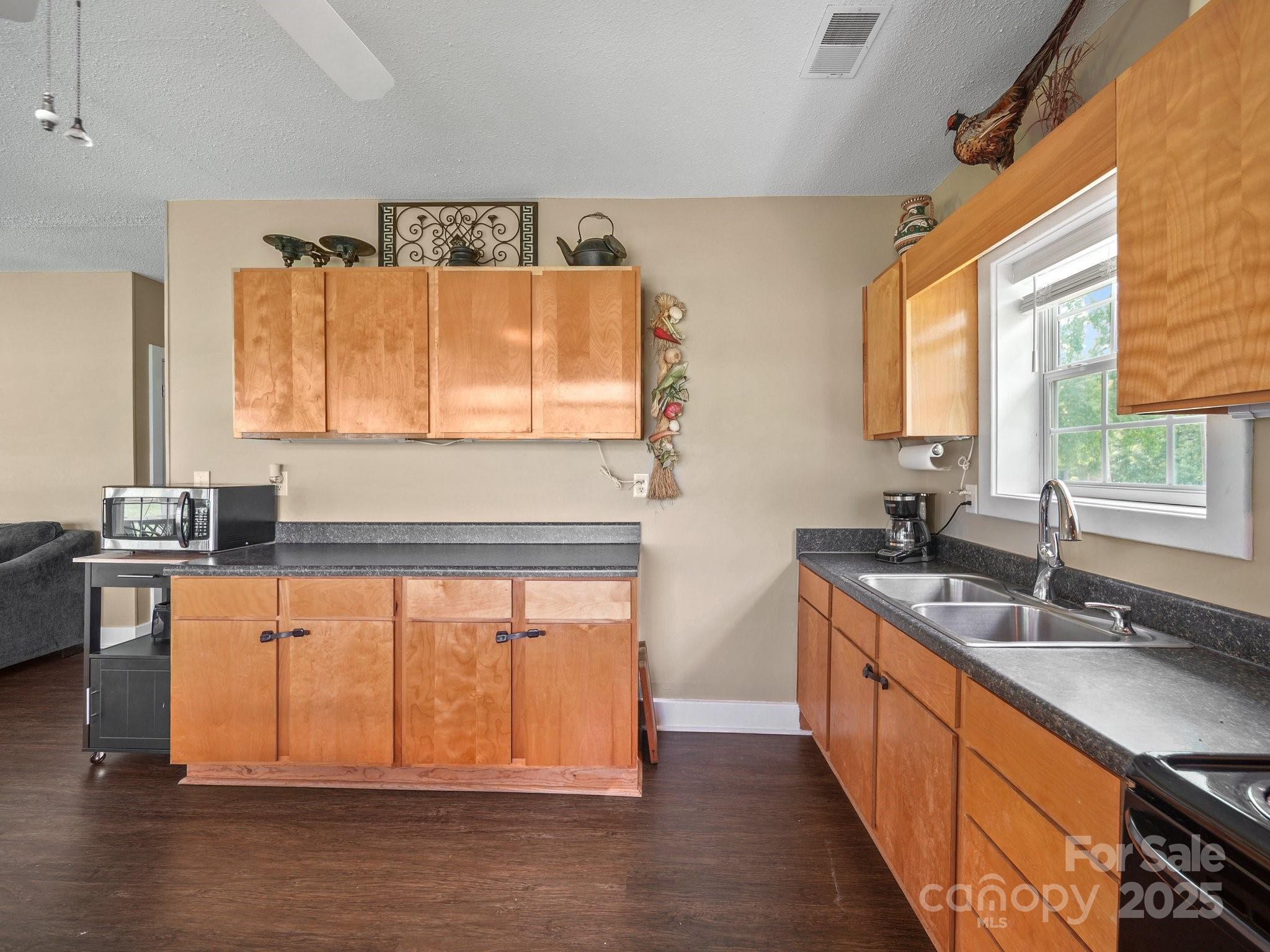 275 S Waters Edge Drive Property Photo 11