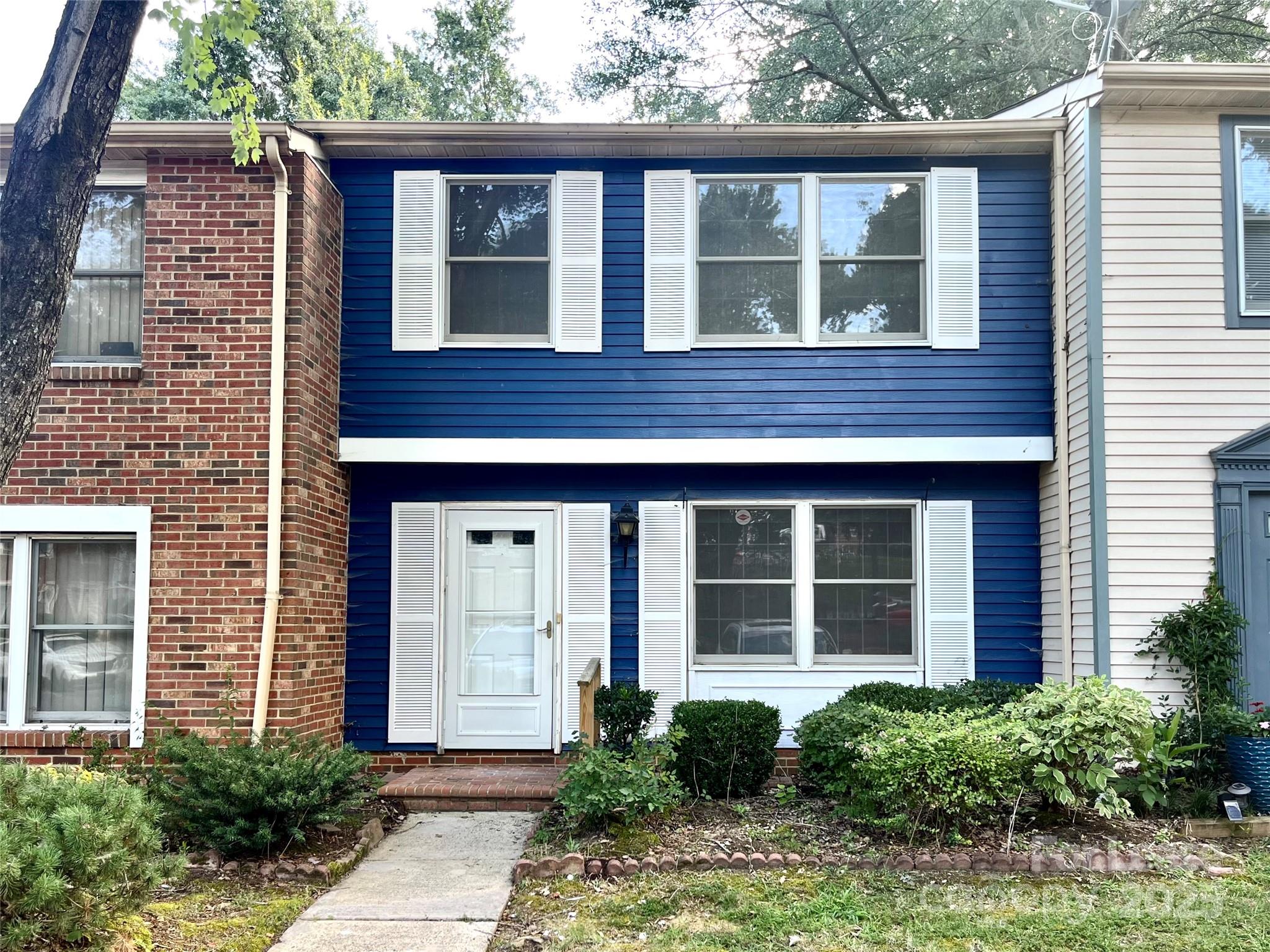 8234 Knights Bridge Road Property Photo 1