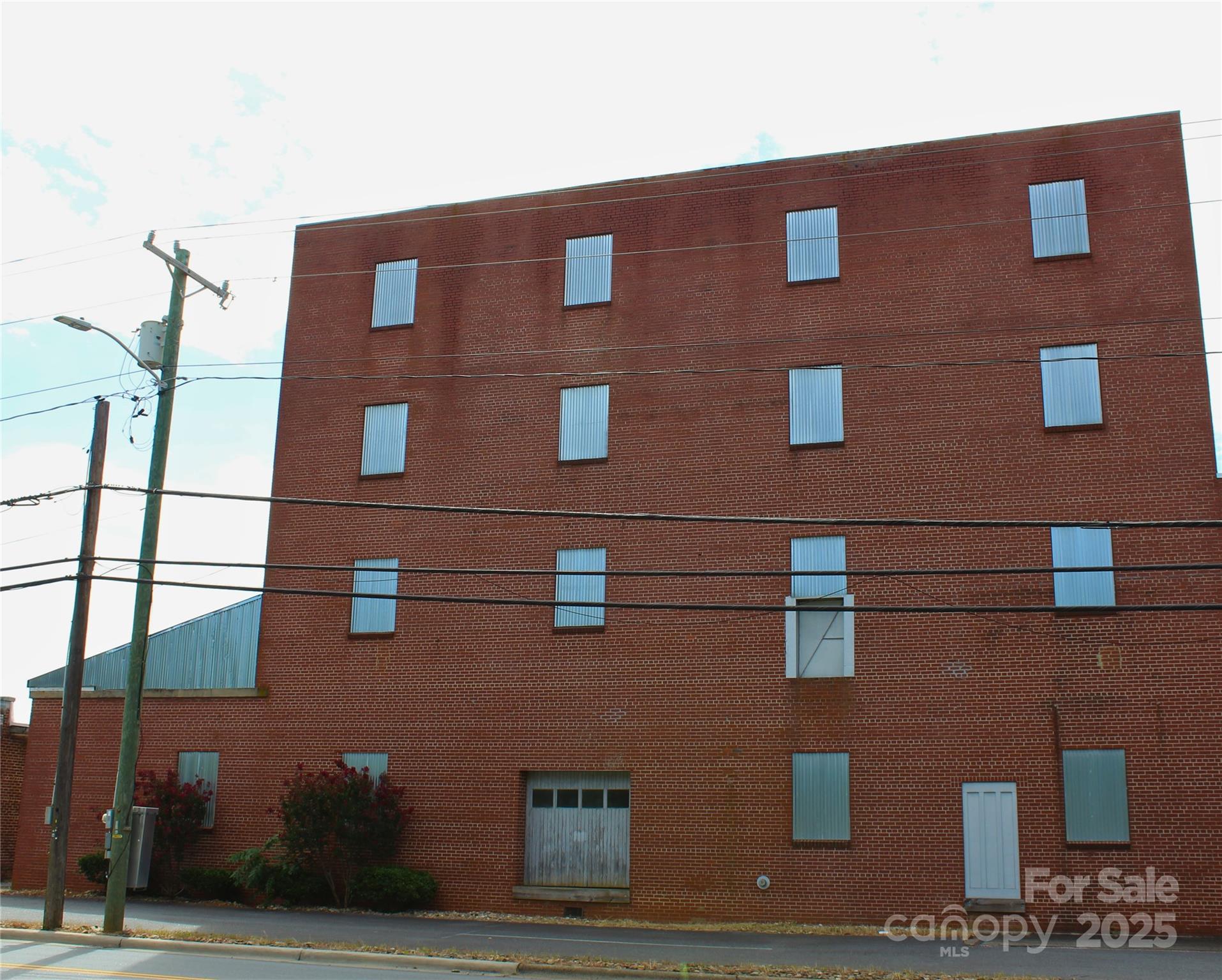 526 8th Street 2 Property Photo 1