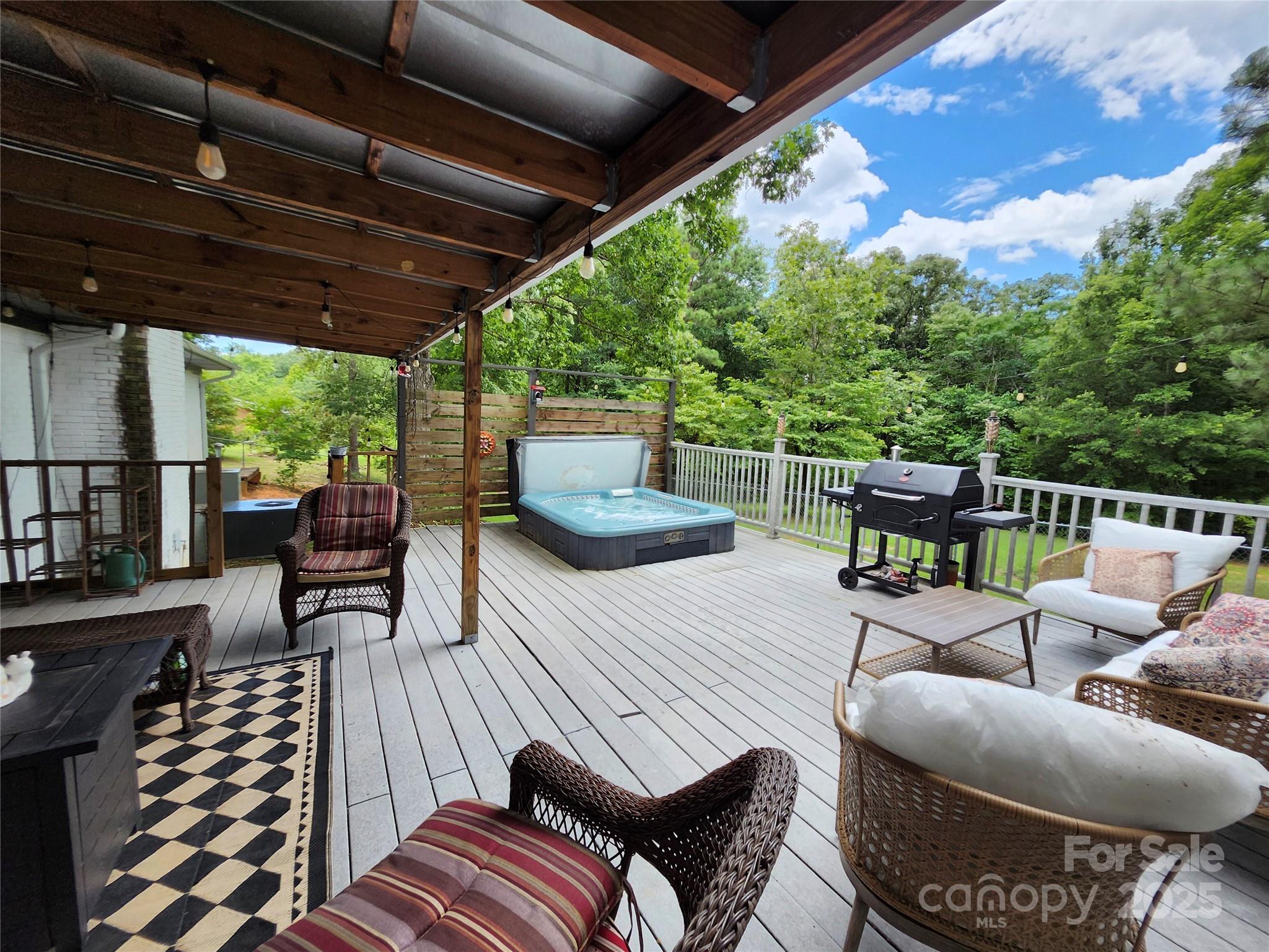 1658 Oakdale Drive Property Photo 1