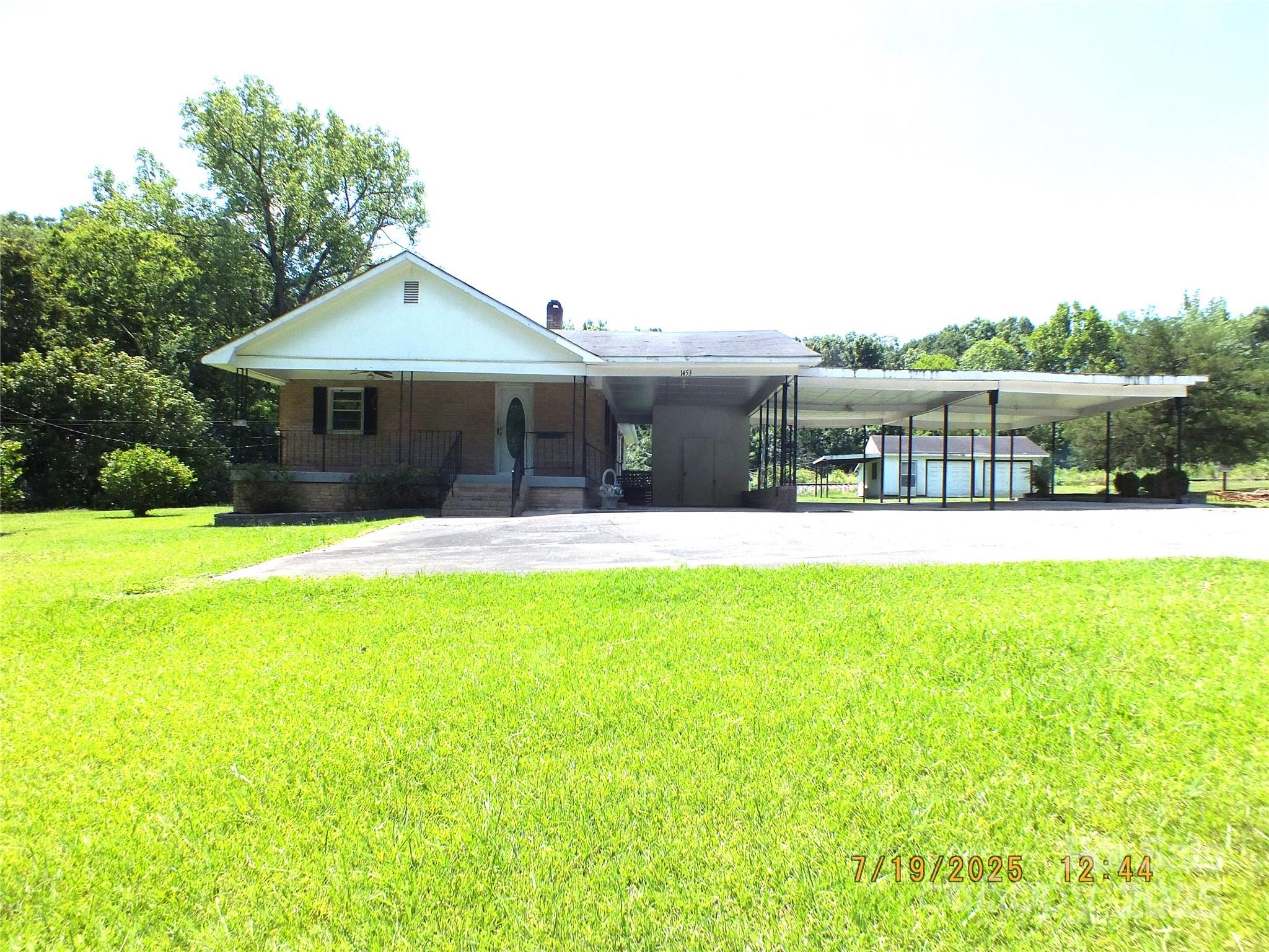 1453 Old Landsford Road Property Photo 1