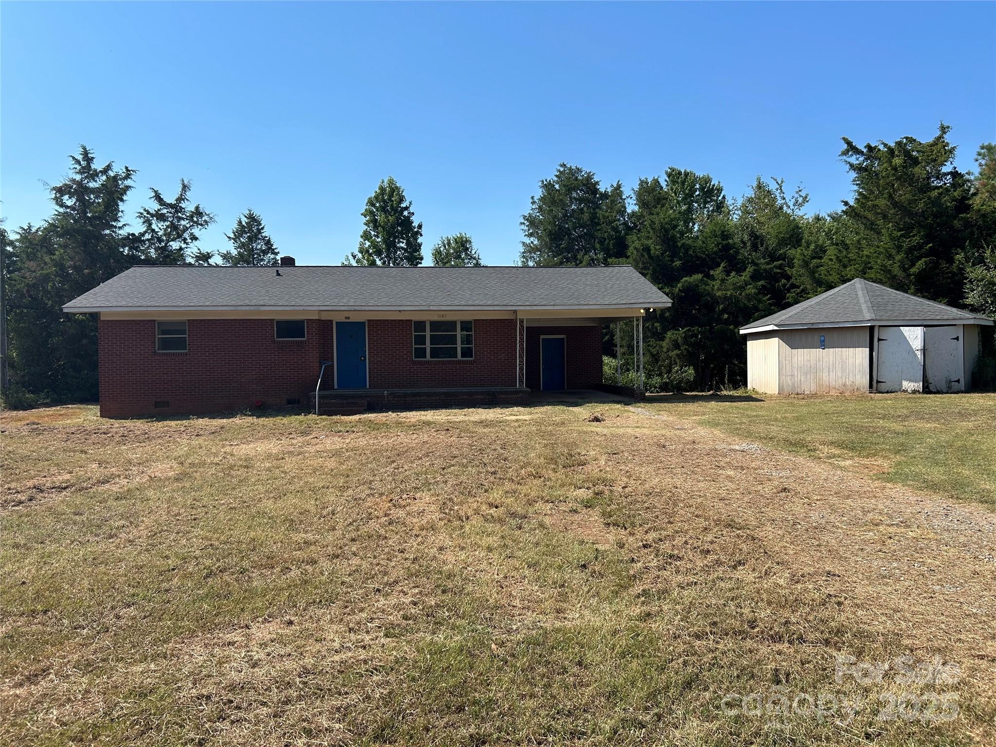 1085 Bridges Road Property Photo 1