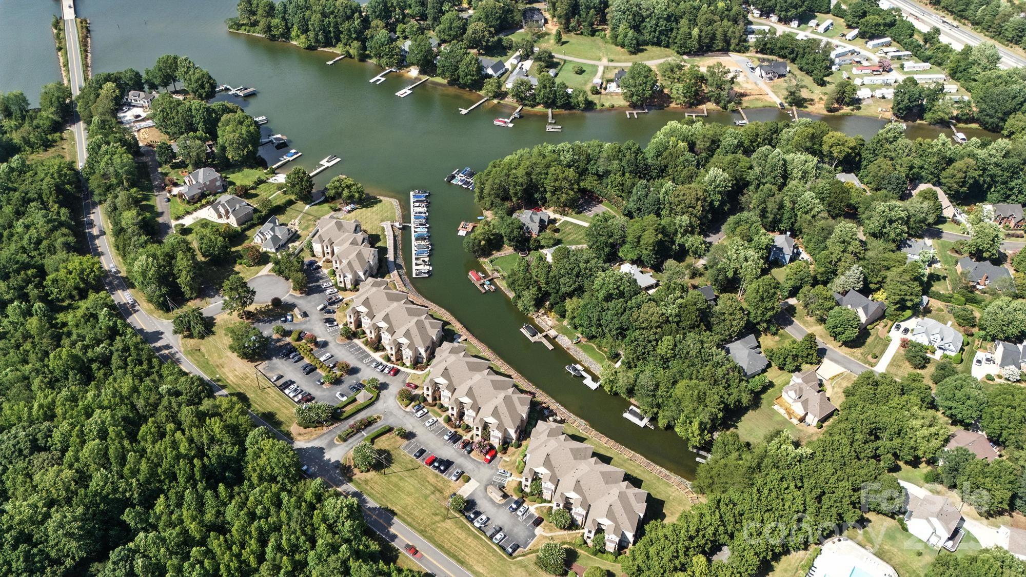 108 Pier 33 Drive 409 Property Photo 3