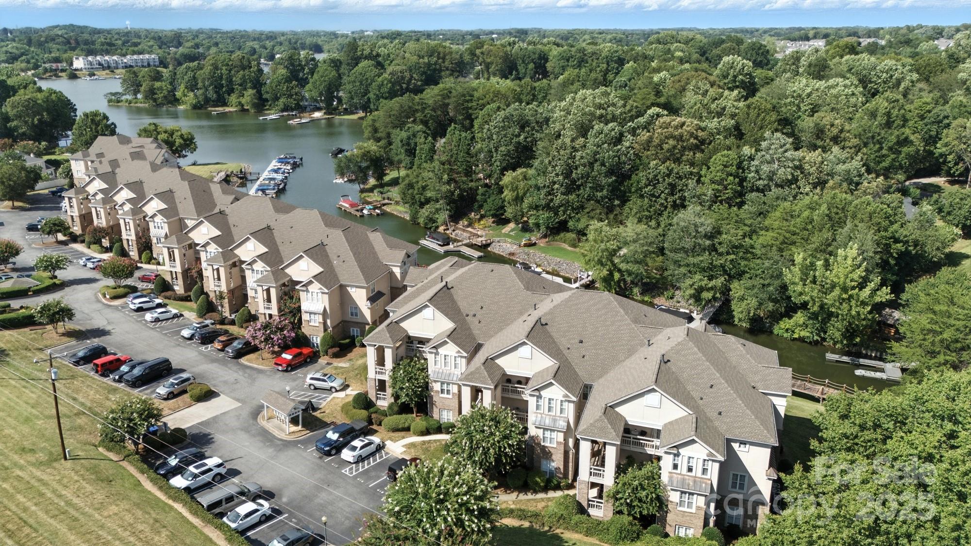 108 Pier 33 Drive 409 Property Photo 4