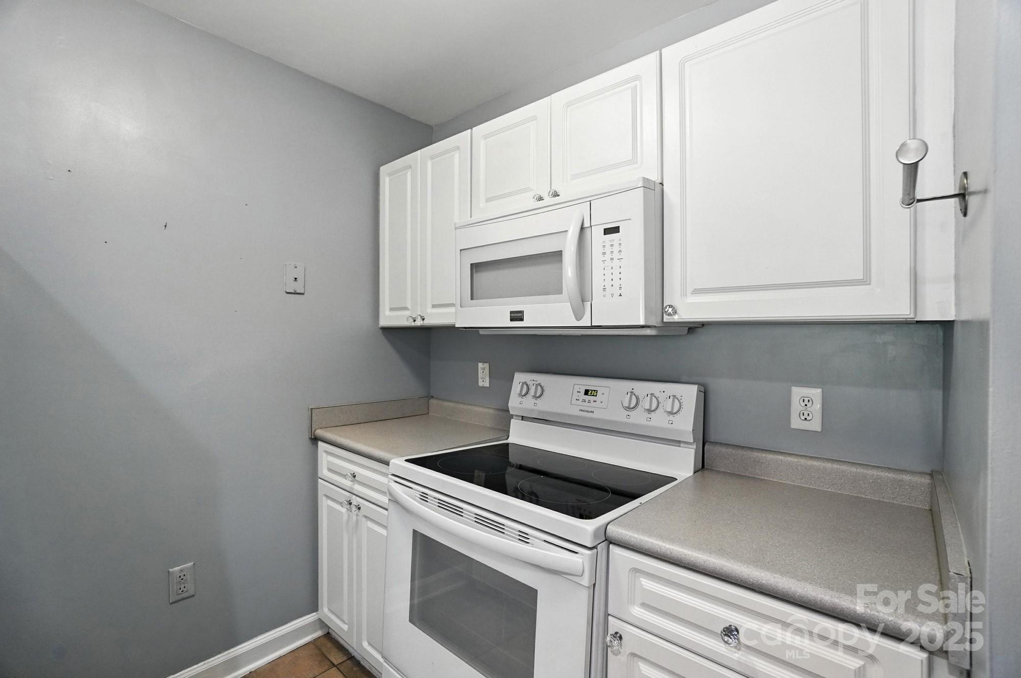 108 Pier 33 Drive 409 Property Photo 13