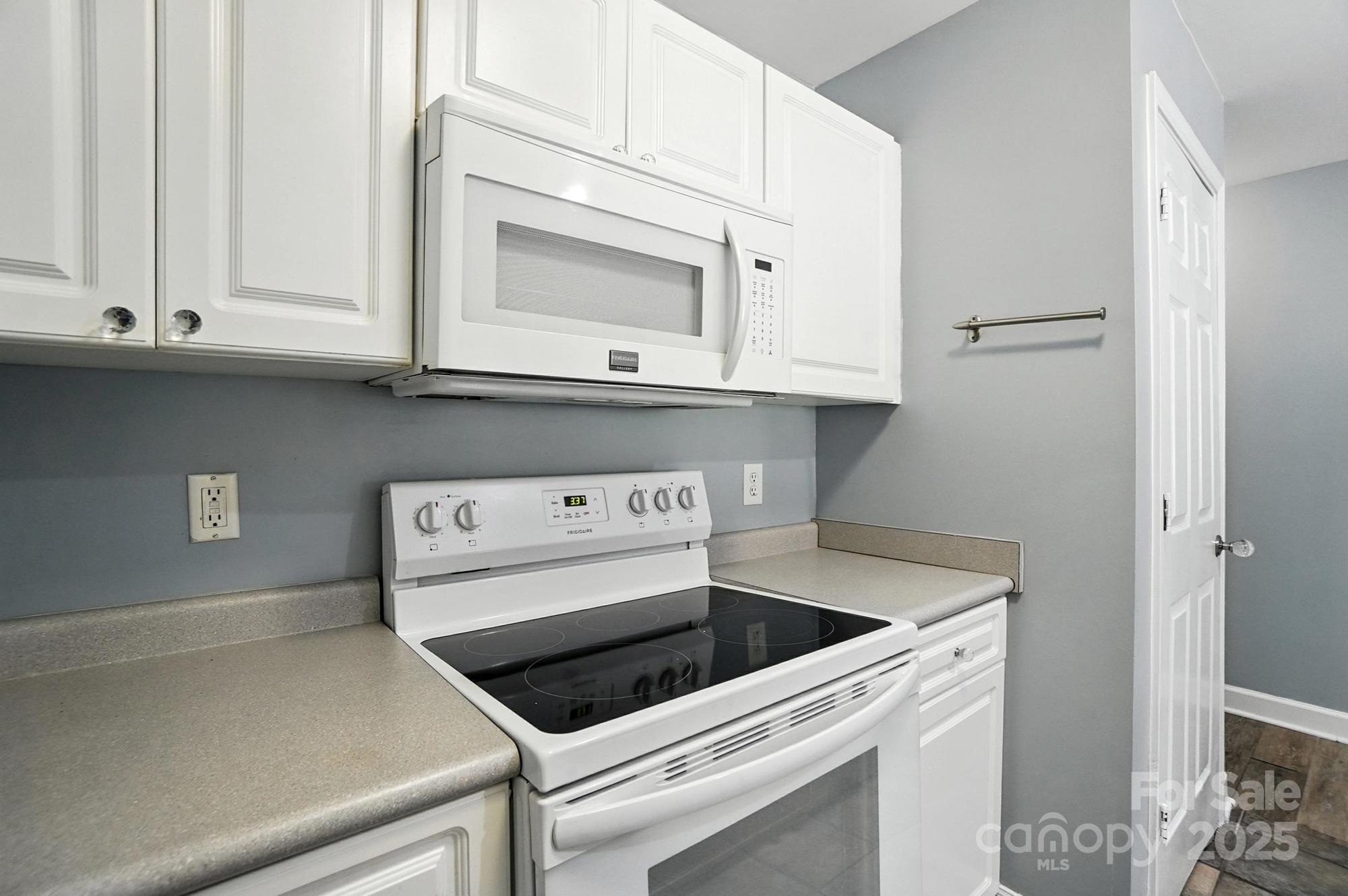 108 Pier 33 Drive 409 Property Photo 14